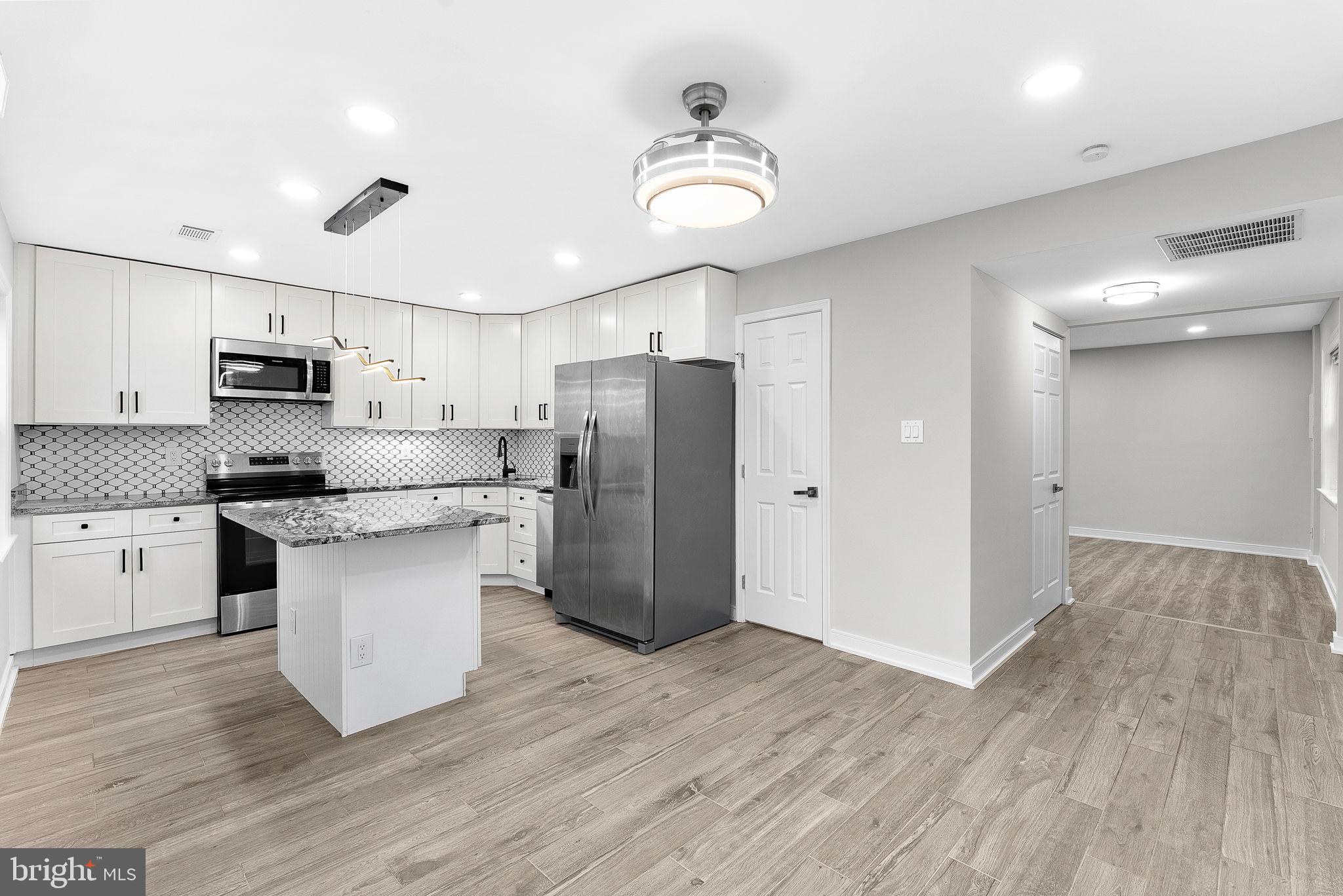 THE HIGHLANDS - Residential