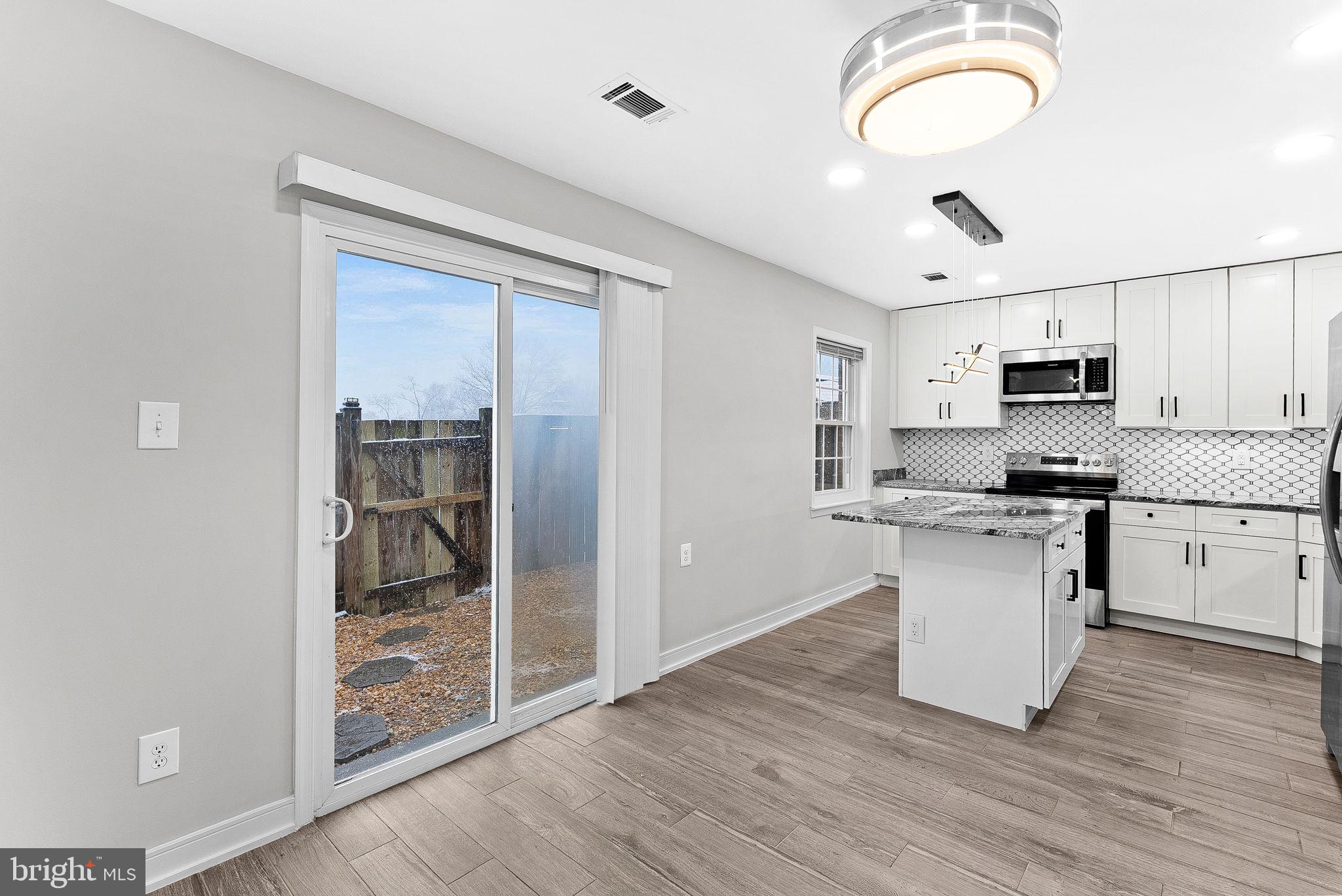 THE HIGHLANDS - Residential