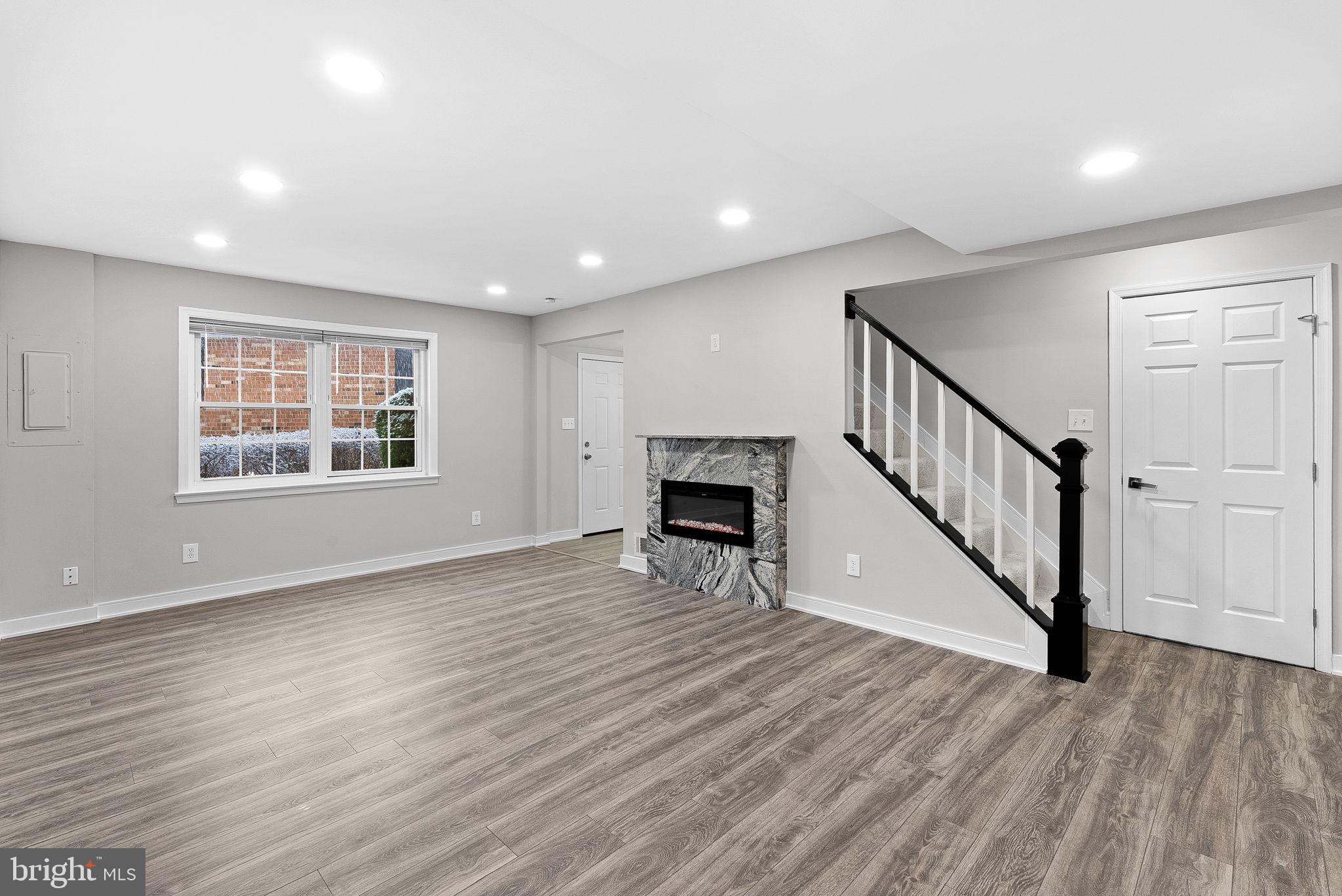 THE HIGHLANDS - Residential