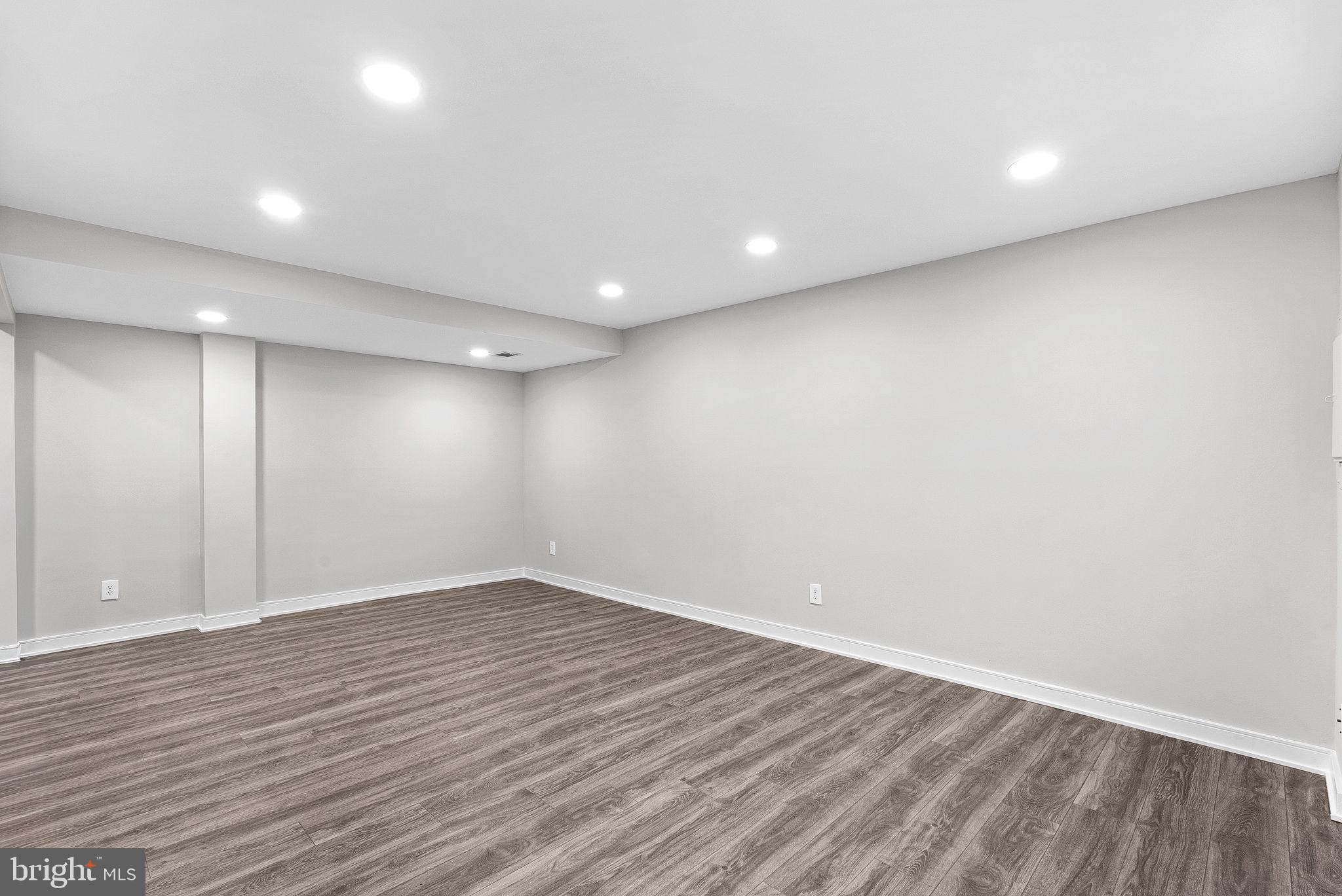 THE HIGHLANDS - Residential