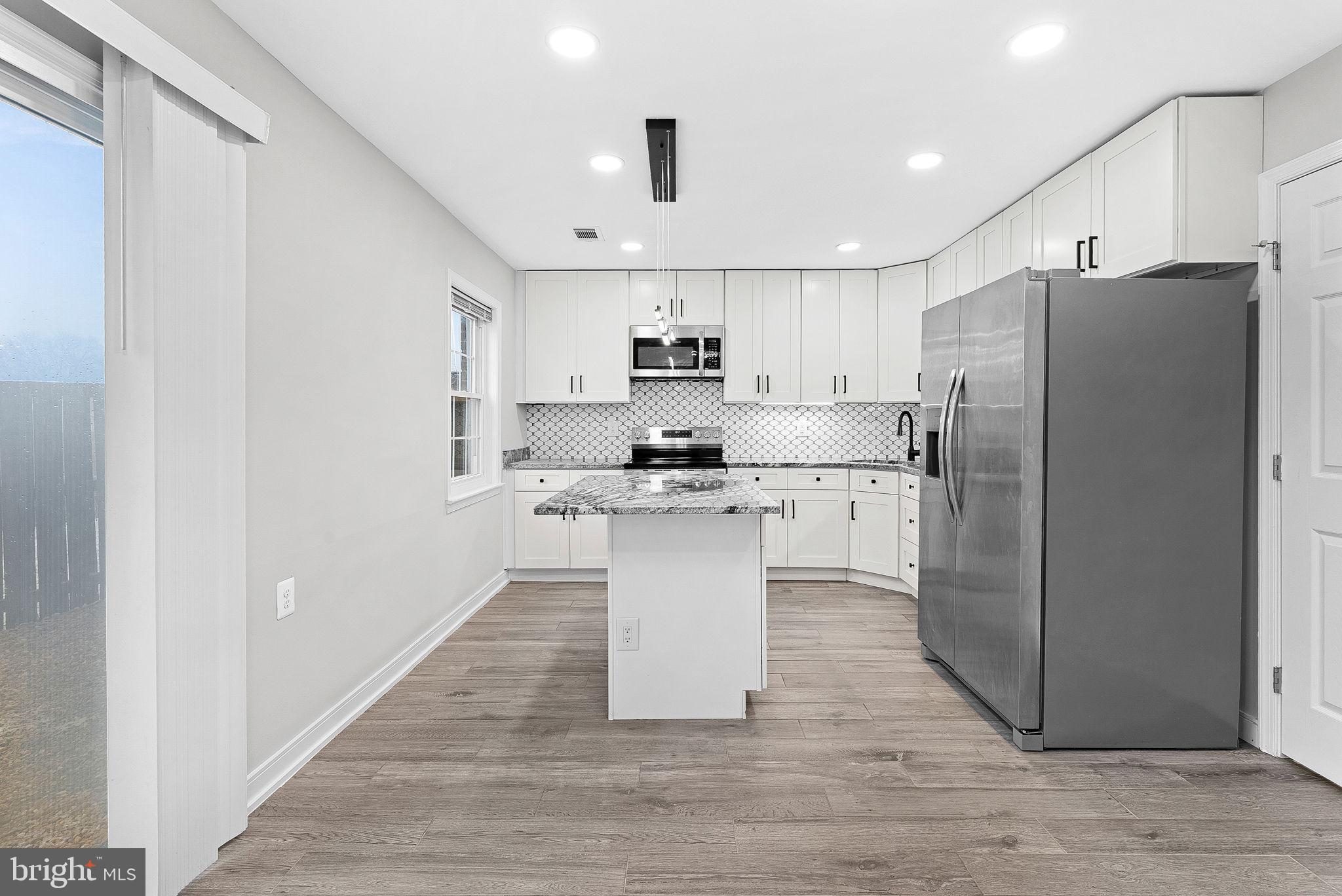 THE HIGHLANDS - Residential