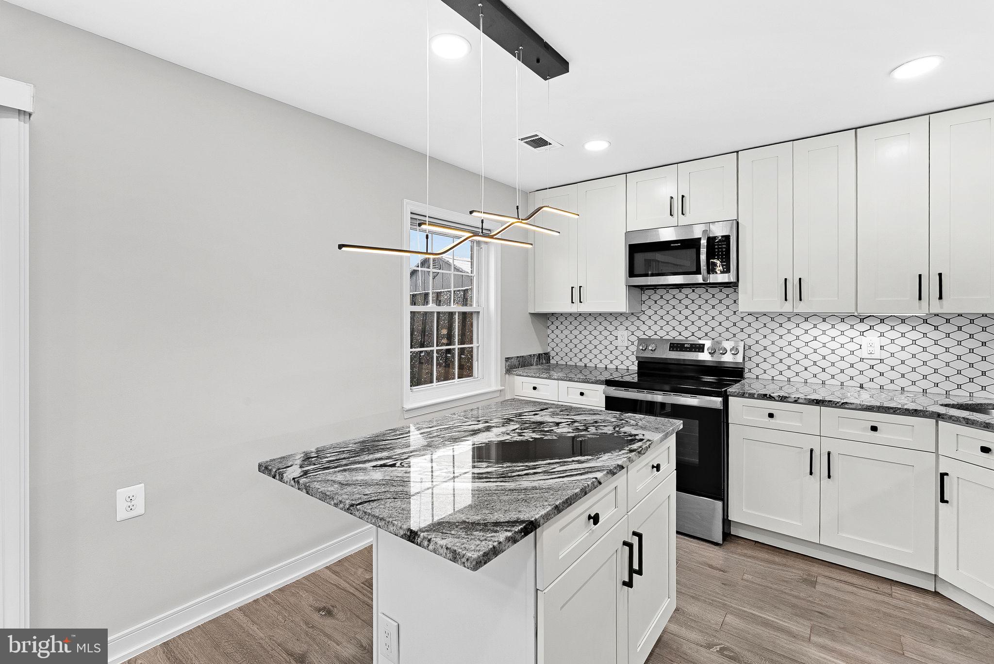 THE HIGHLANDS - Residential