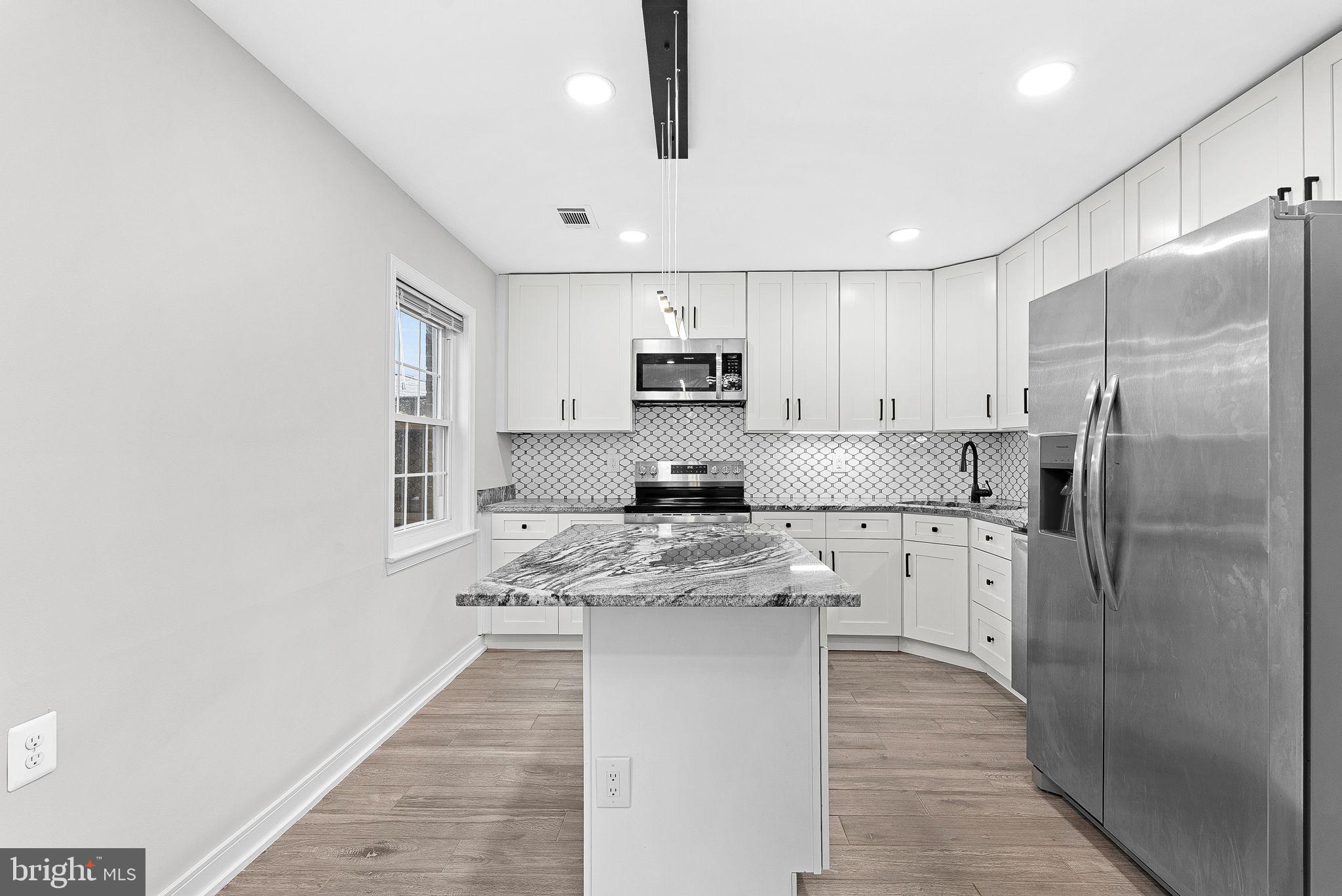 THE HIGHLANDS - Residential