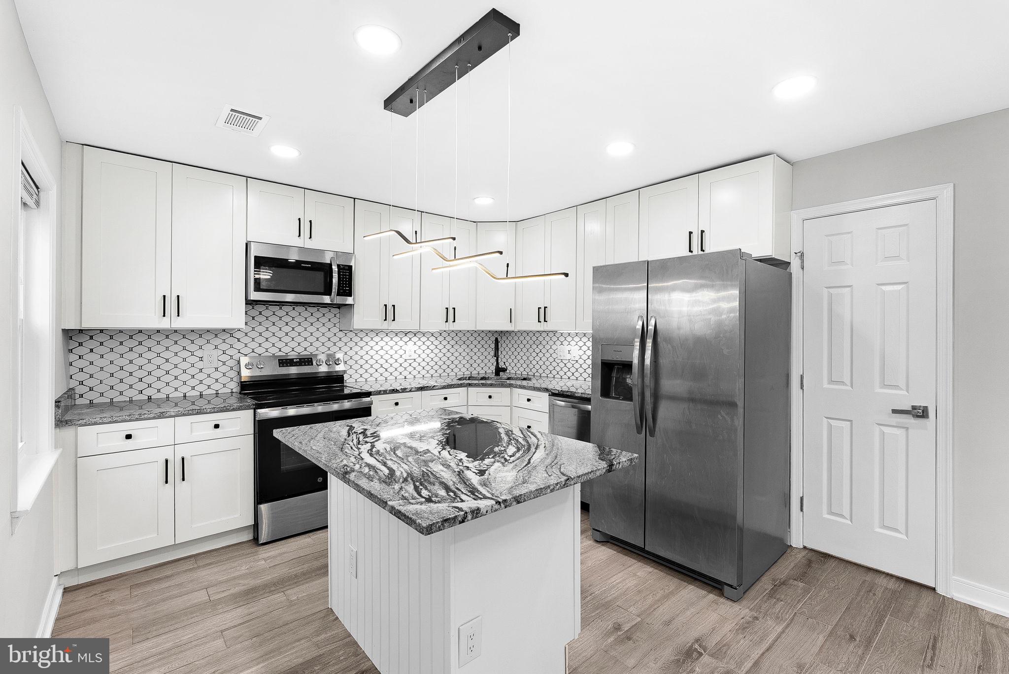 THE HIGHLANDS - Residential