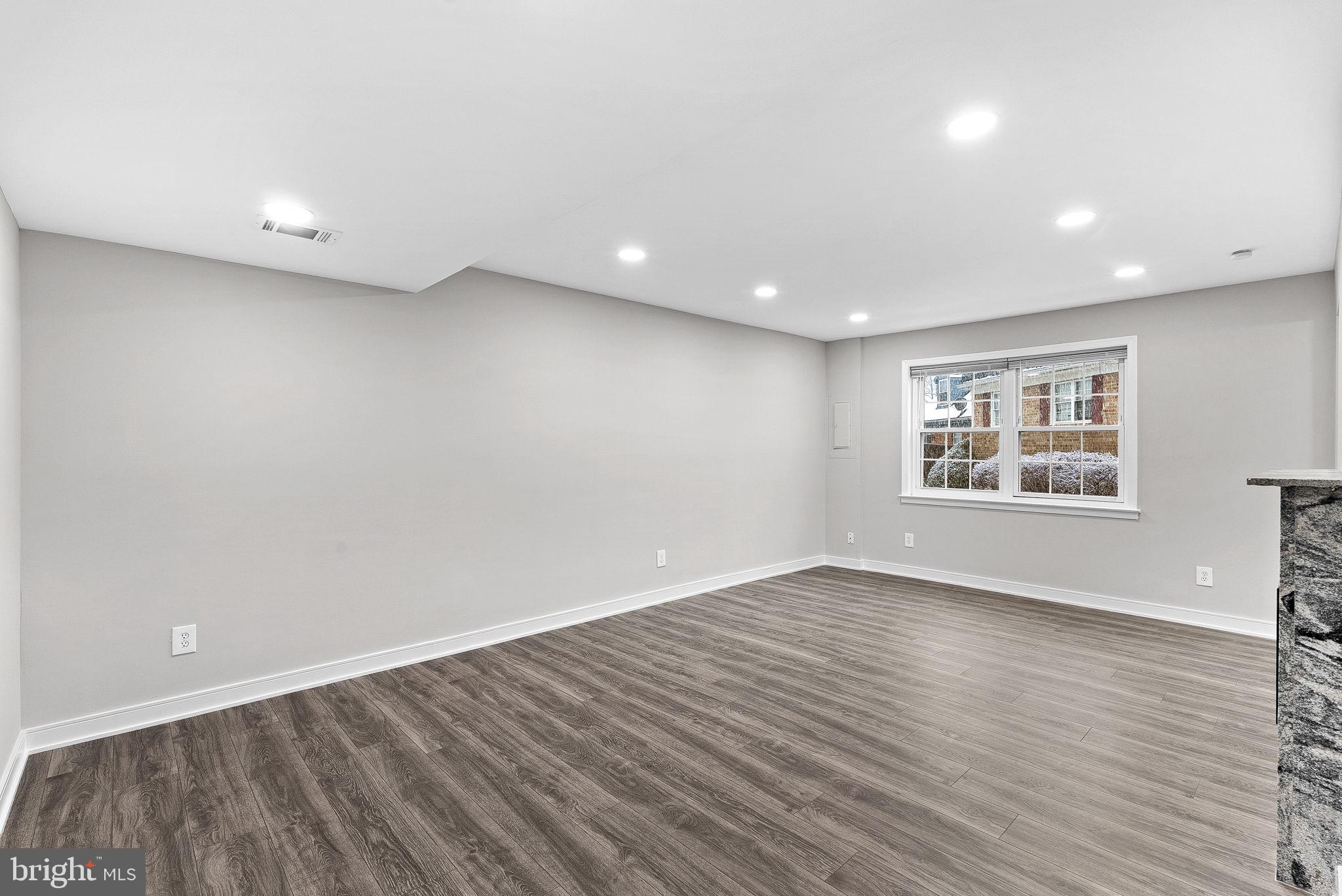 THE HIGHLANDS - Residential