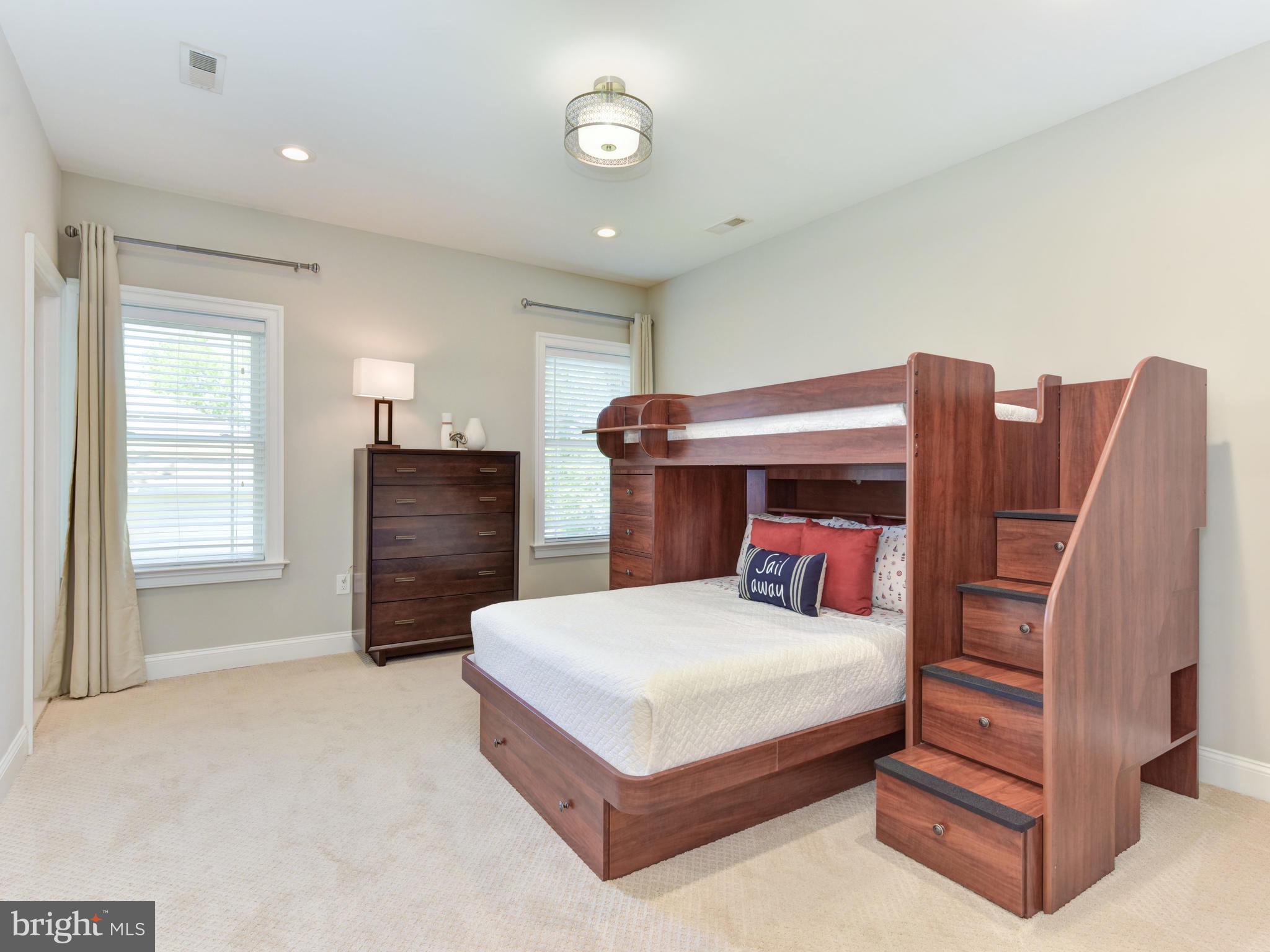 PIMMIT HILLS - Residential