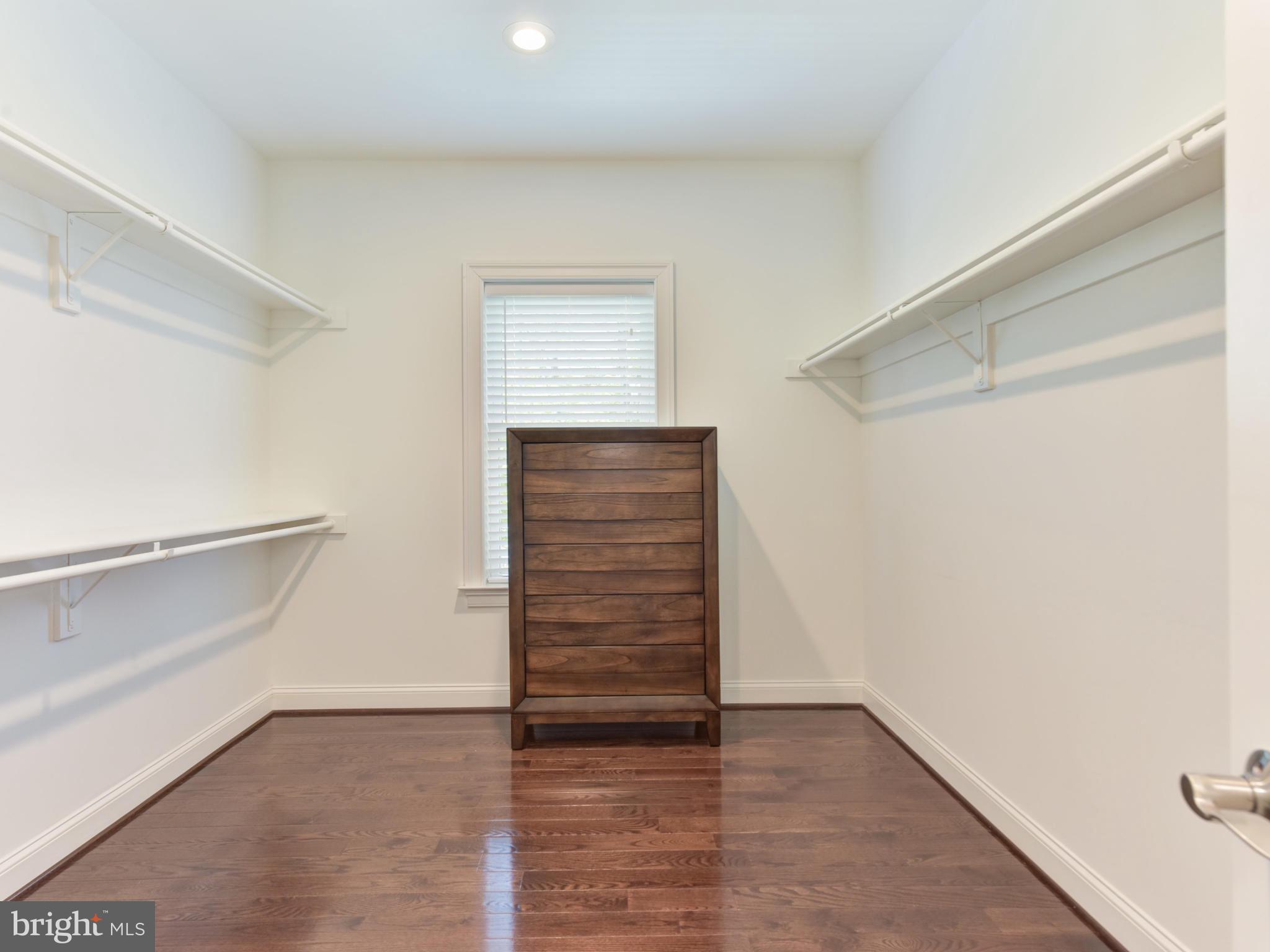 PIMMIT HILLS - Residential