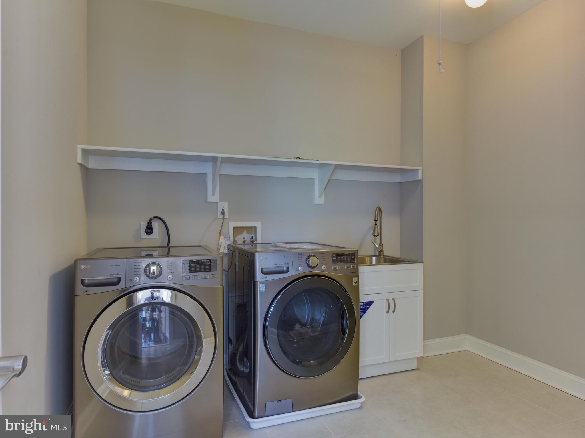 PIMMIT HILLS - Residential