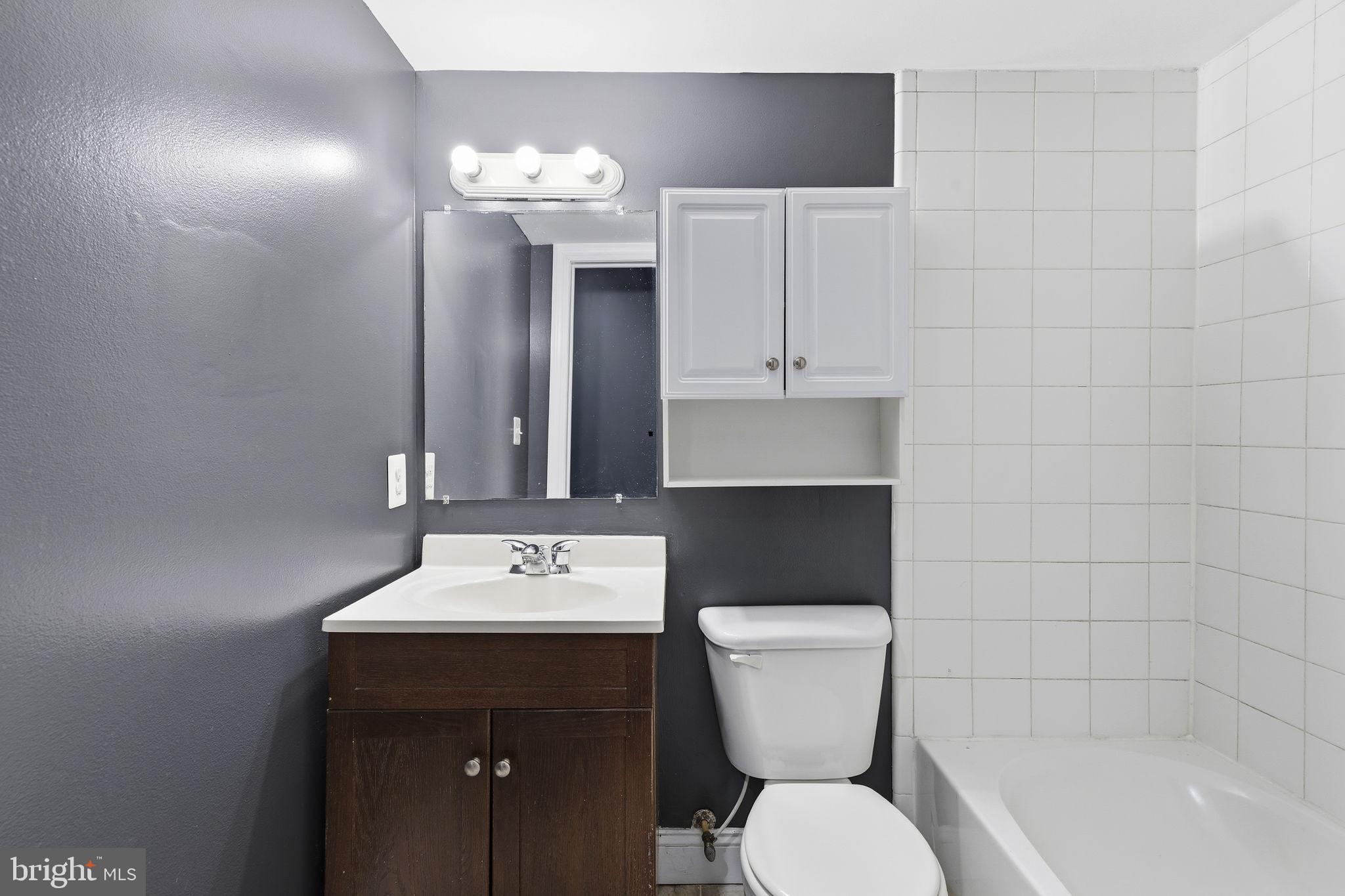 LOCUST POINT - Residential