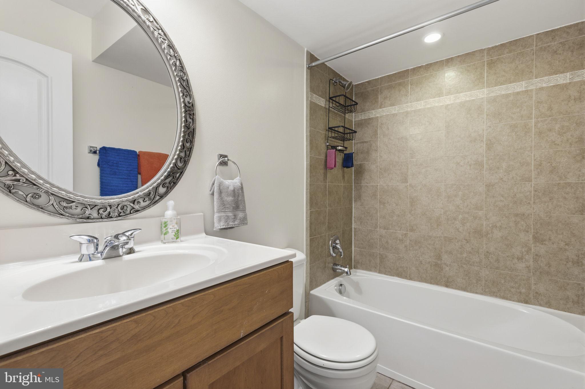 LOCUST POINT - Residential