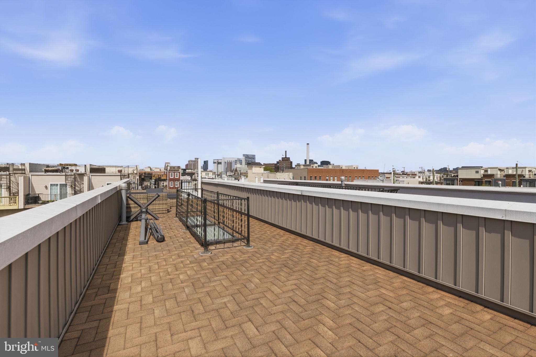 LOCUST POINT - Residential