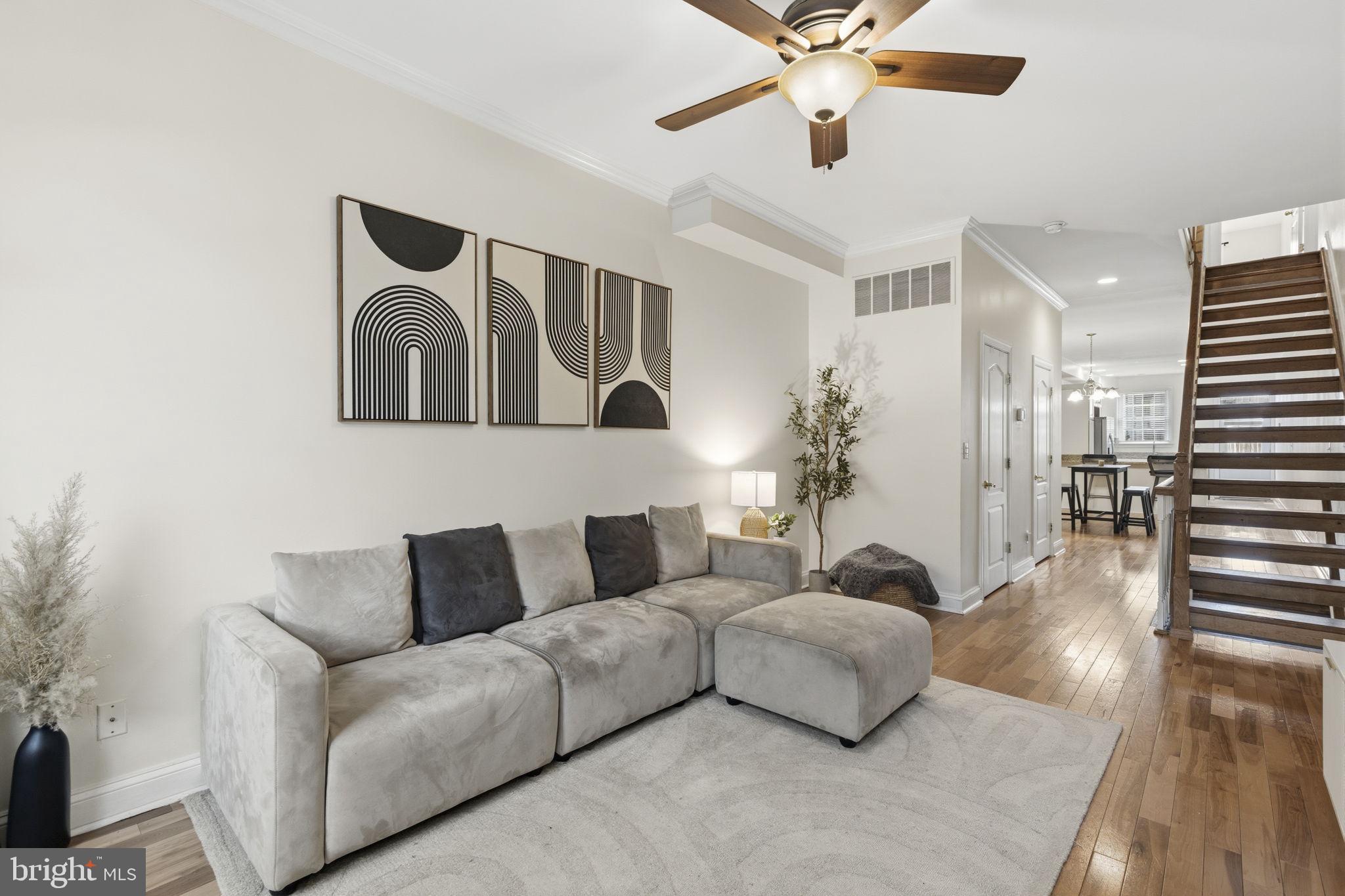 LOCUST POINT - Residential