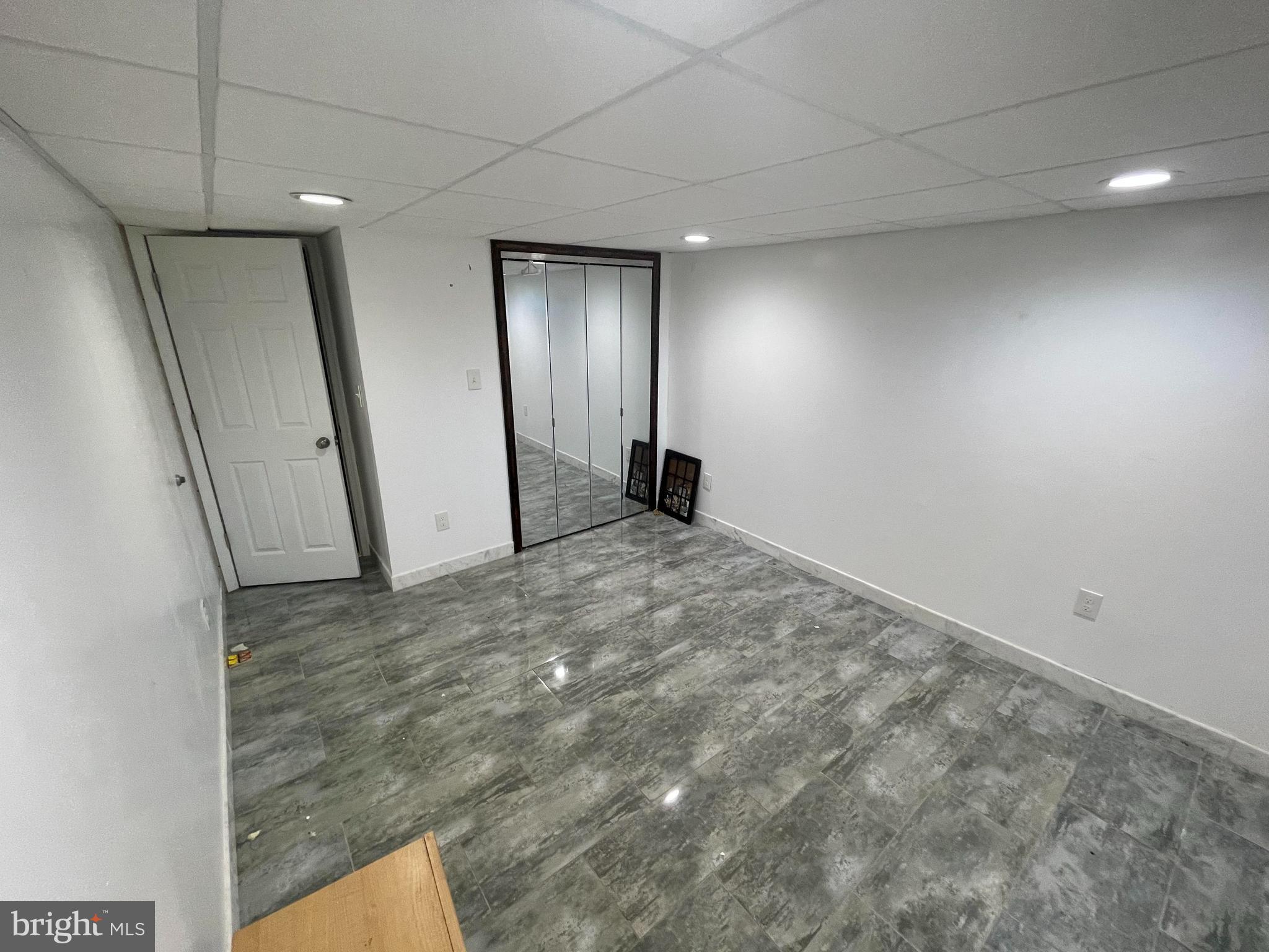 FALLS CHURCH - Residential Lease