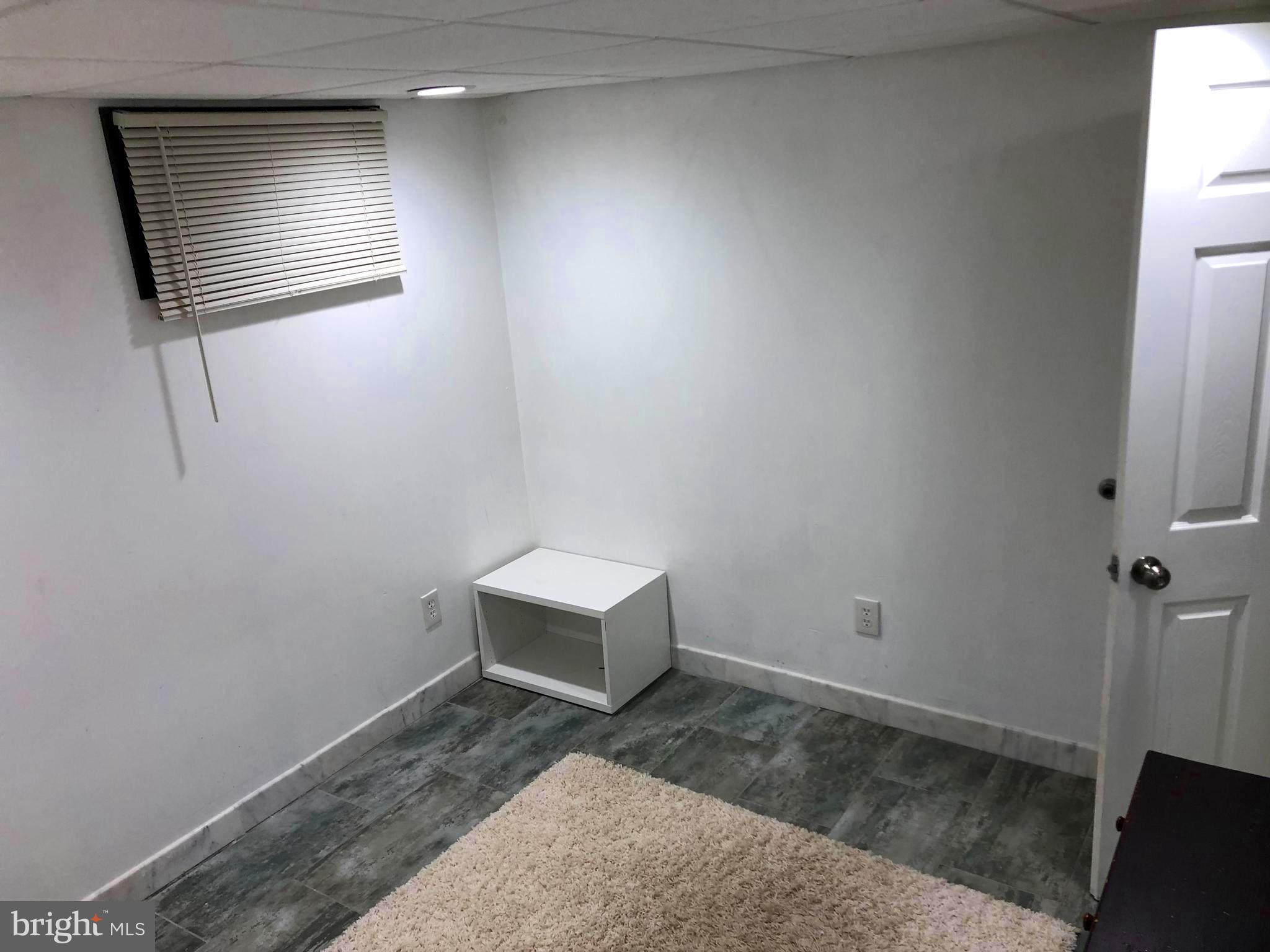 FALLS CHURCH - Residential Lease