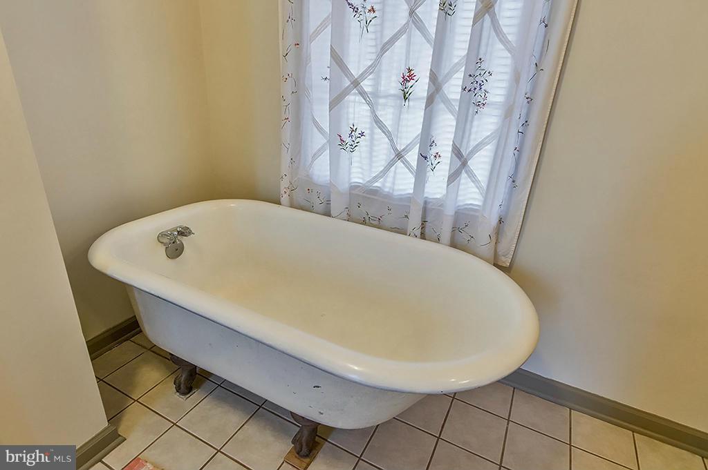 PIN OAK - Residential