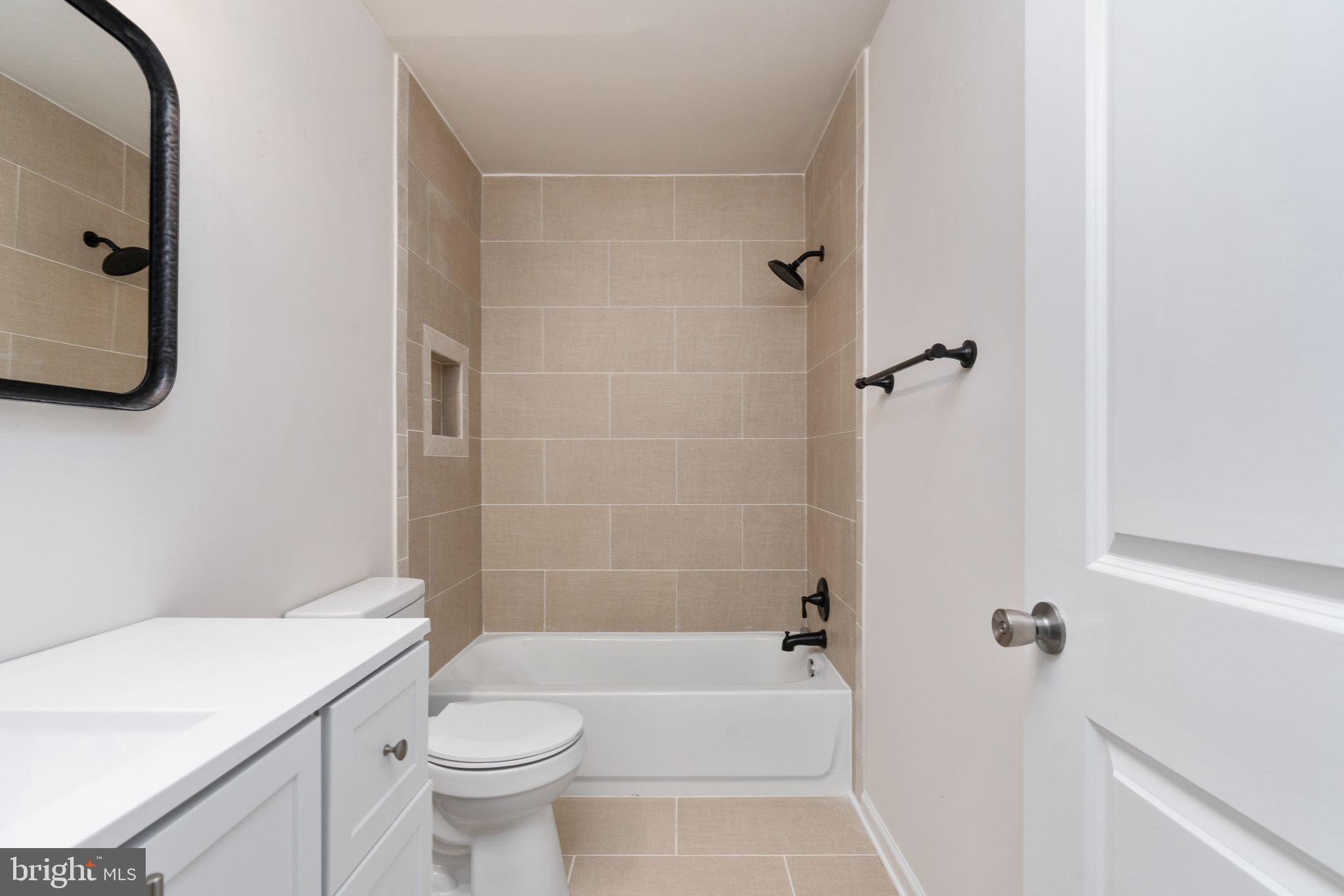 TOWN & COUNTRY TOWNHOUSES - Residential