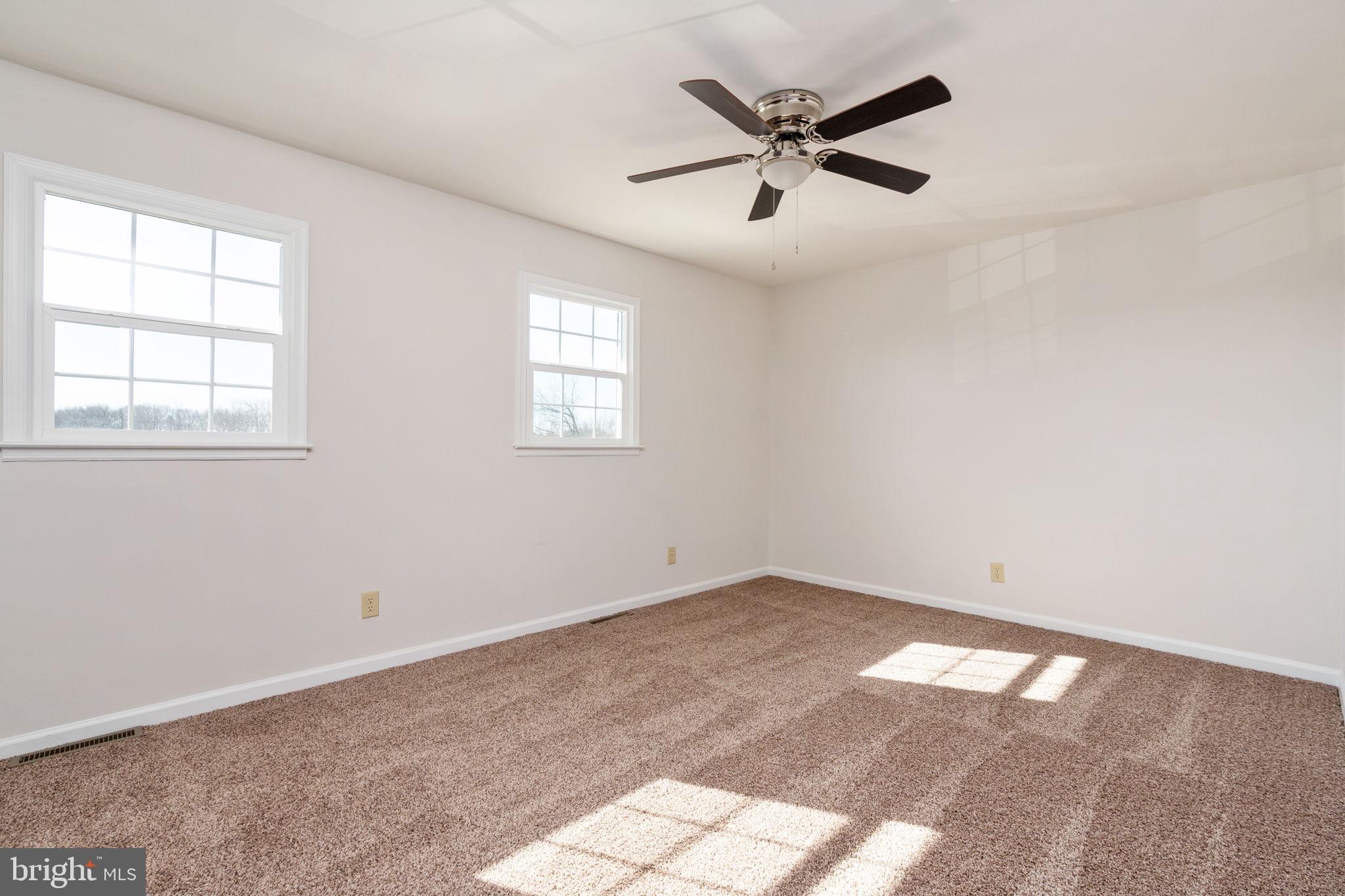 TOWN & COUNTRY TOWNHOUSES - Residential