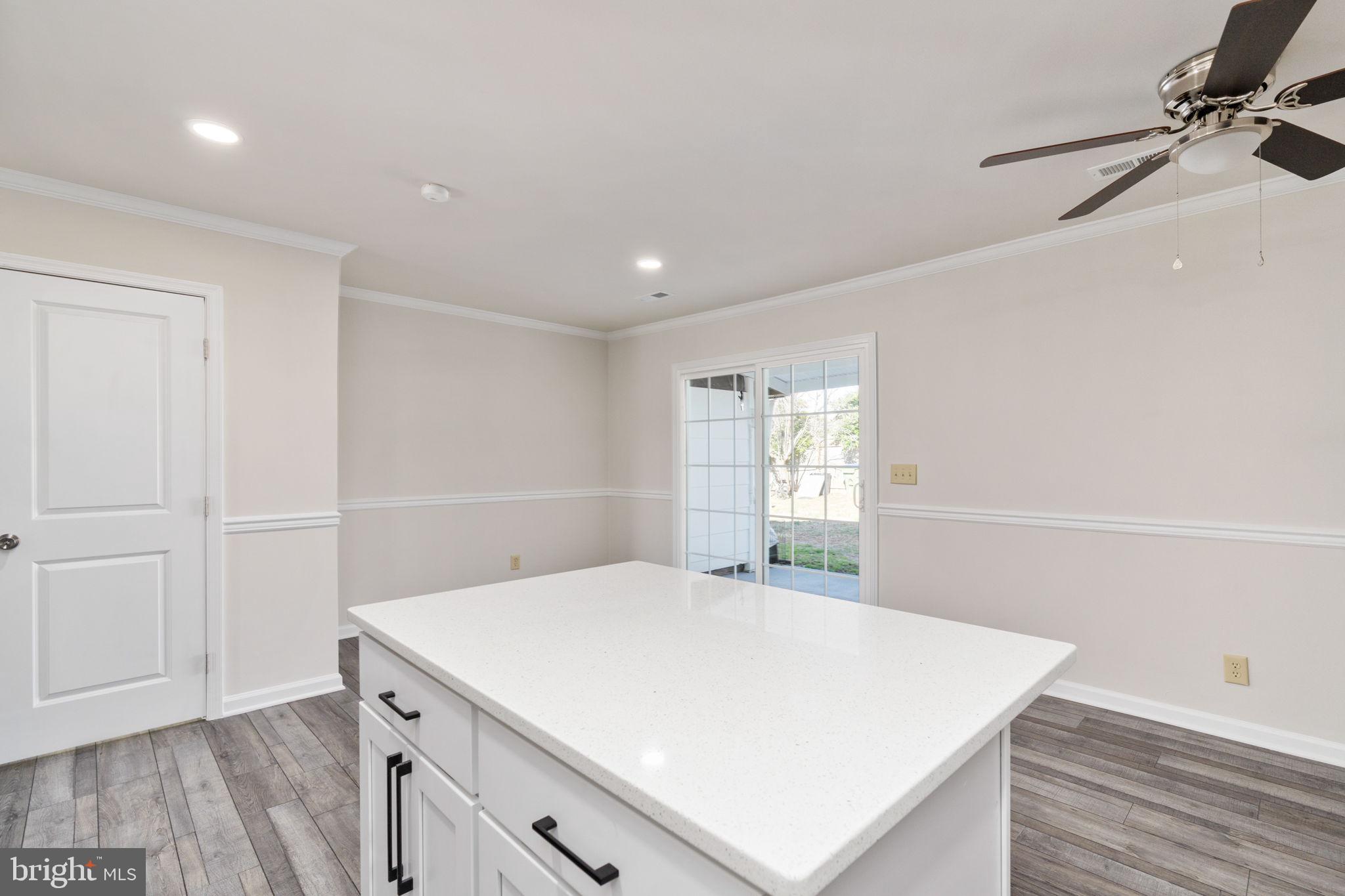 TOWN & COUNTRY TOWNHOUSES - Residential