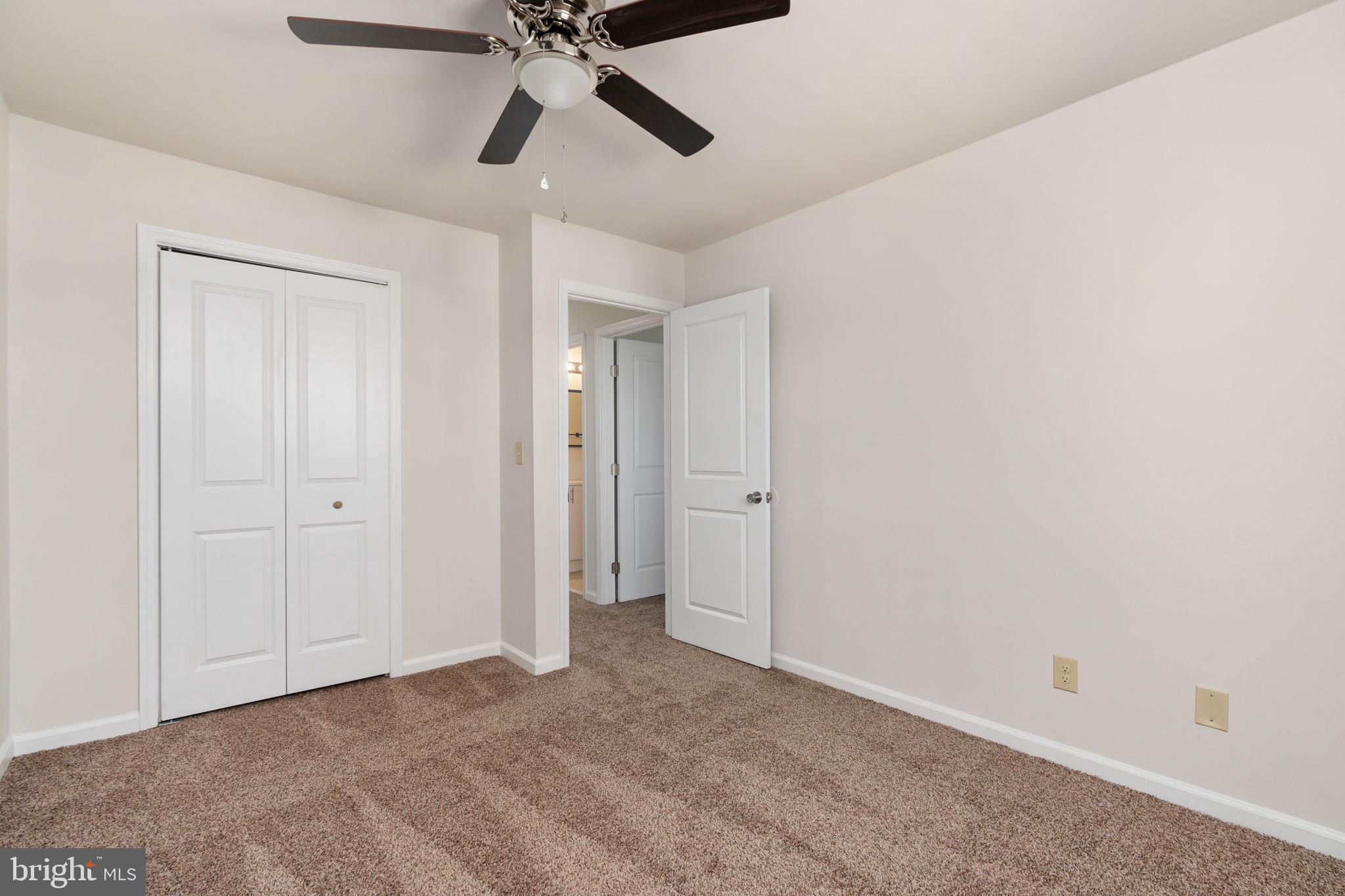 TOWN & COUNTRY TOWNHOUSES - Residential