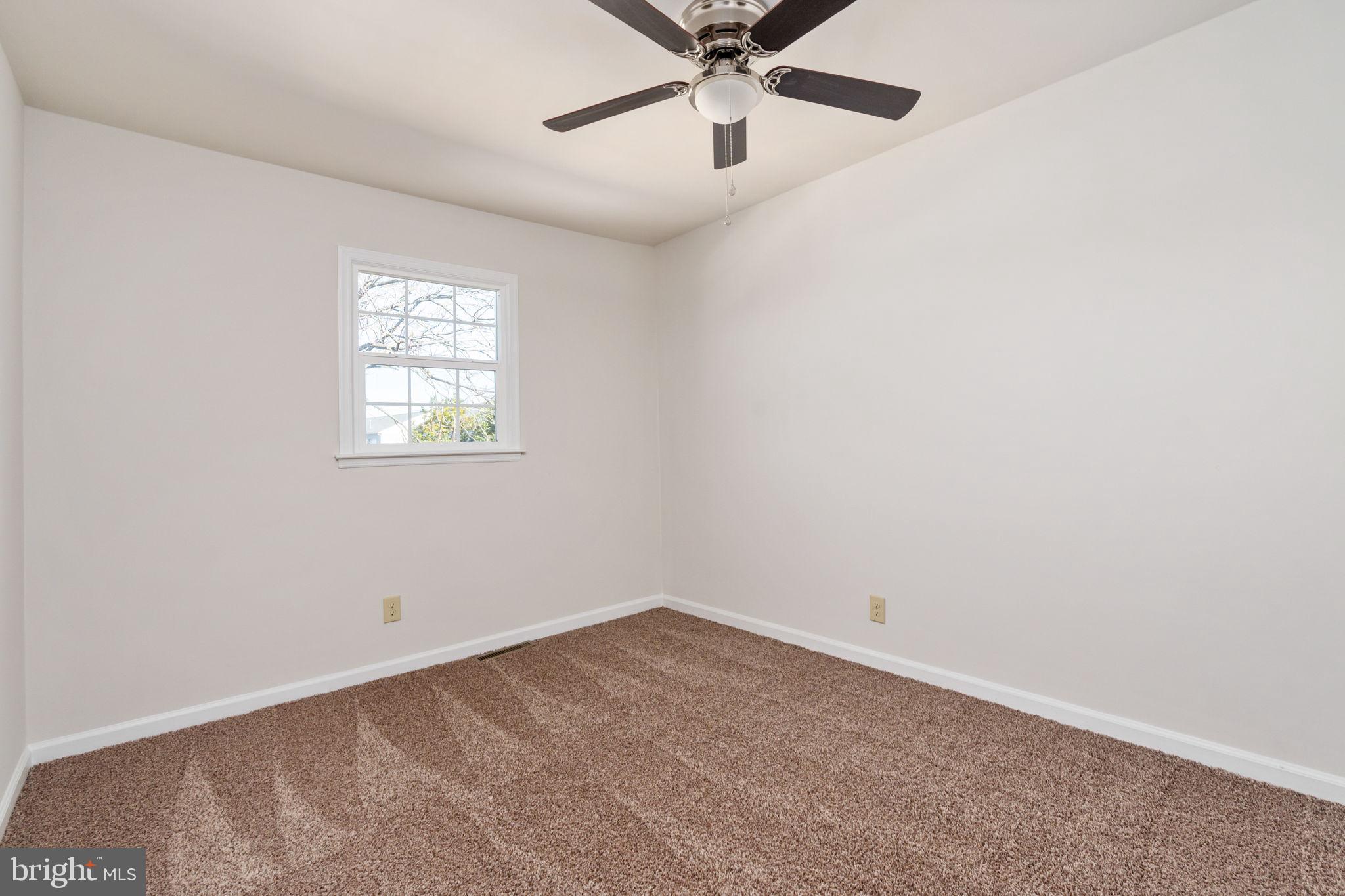 TOWN & COUNTRY TOWNHOUSES - Residential