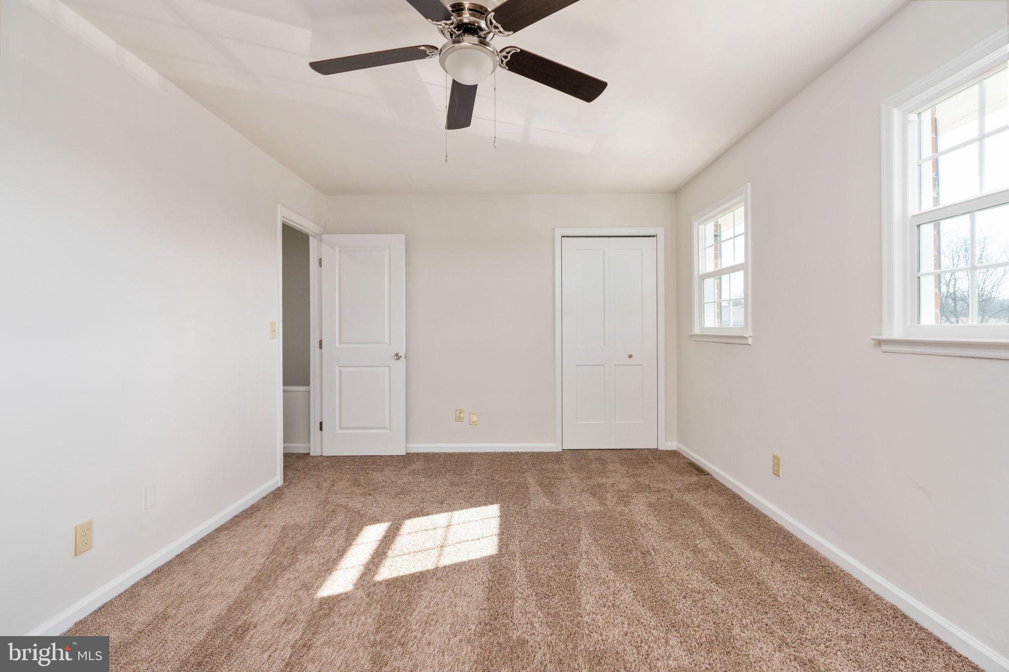 TOWN & COUNTRY TOWNHOUSES - Residential