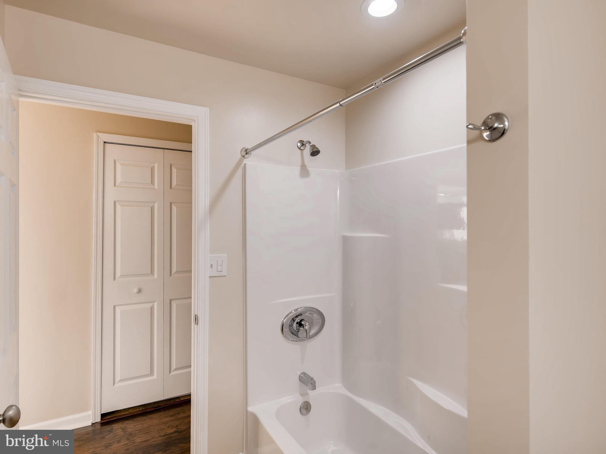 REEDMORE HEIGHTS - Residential