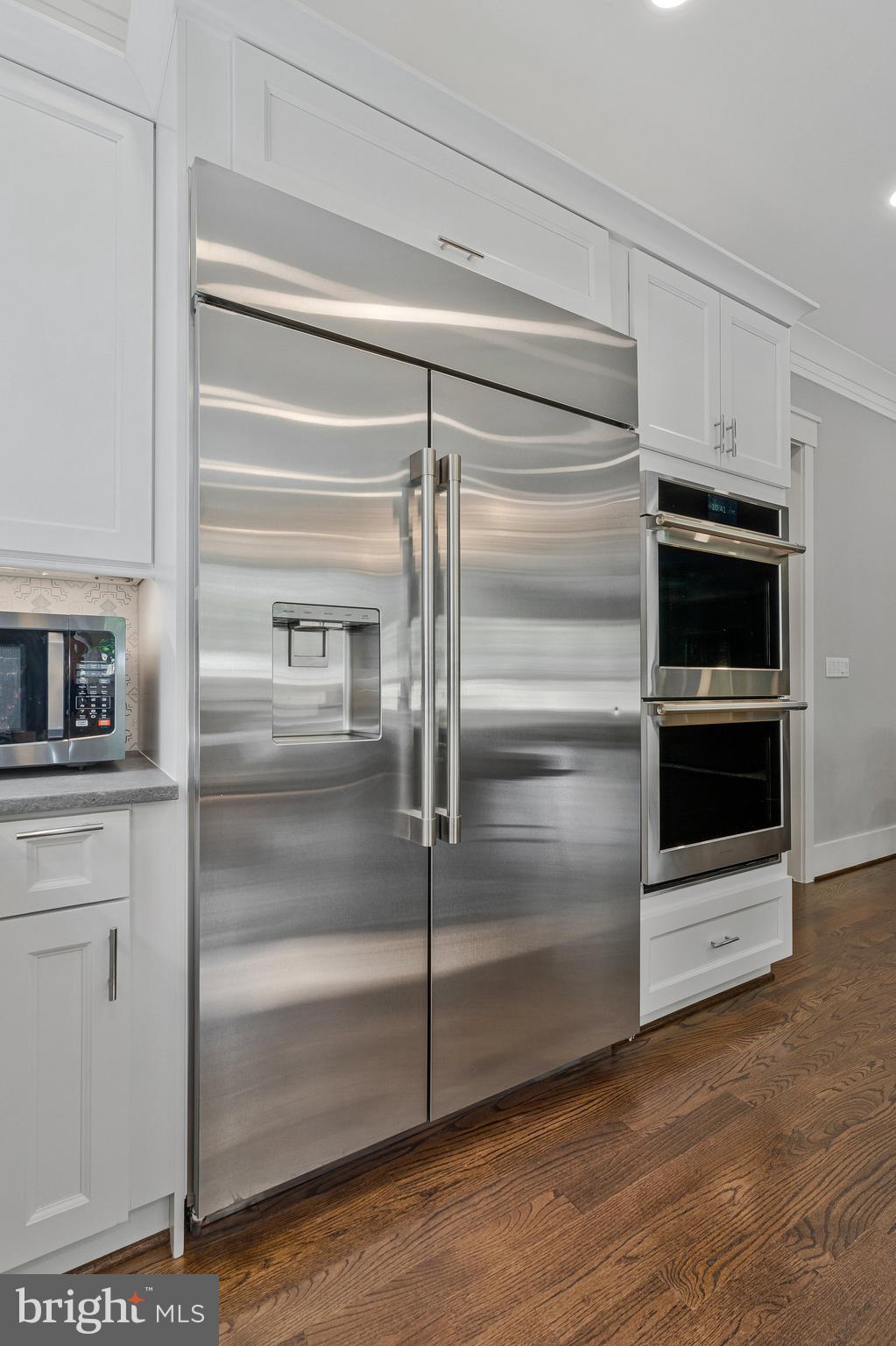 VIENNA WOODS - Residential