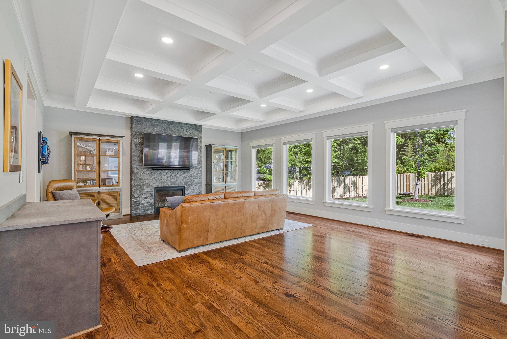 VIENNA WOODS - Residential