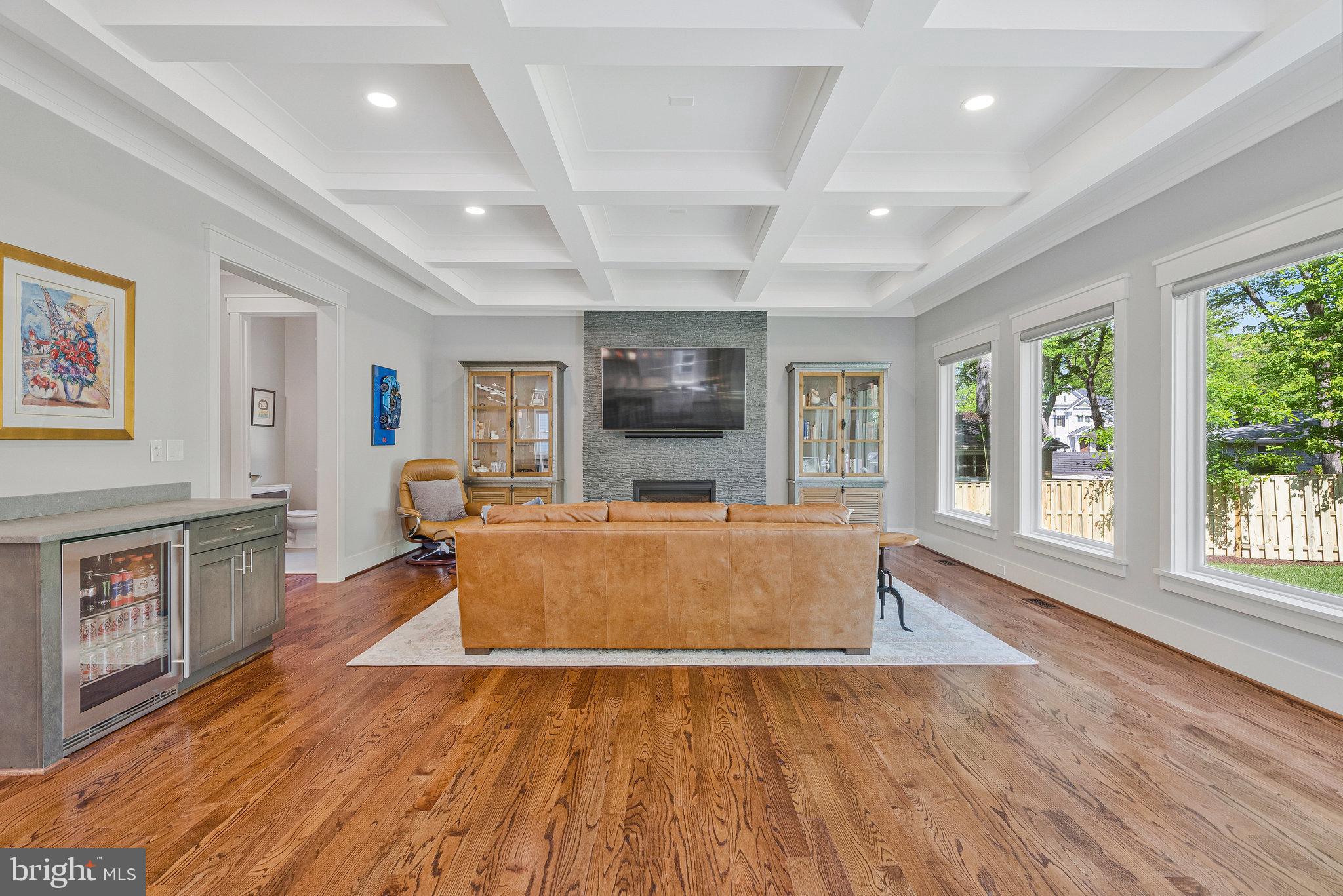 VIENNA WOODS - Residential