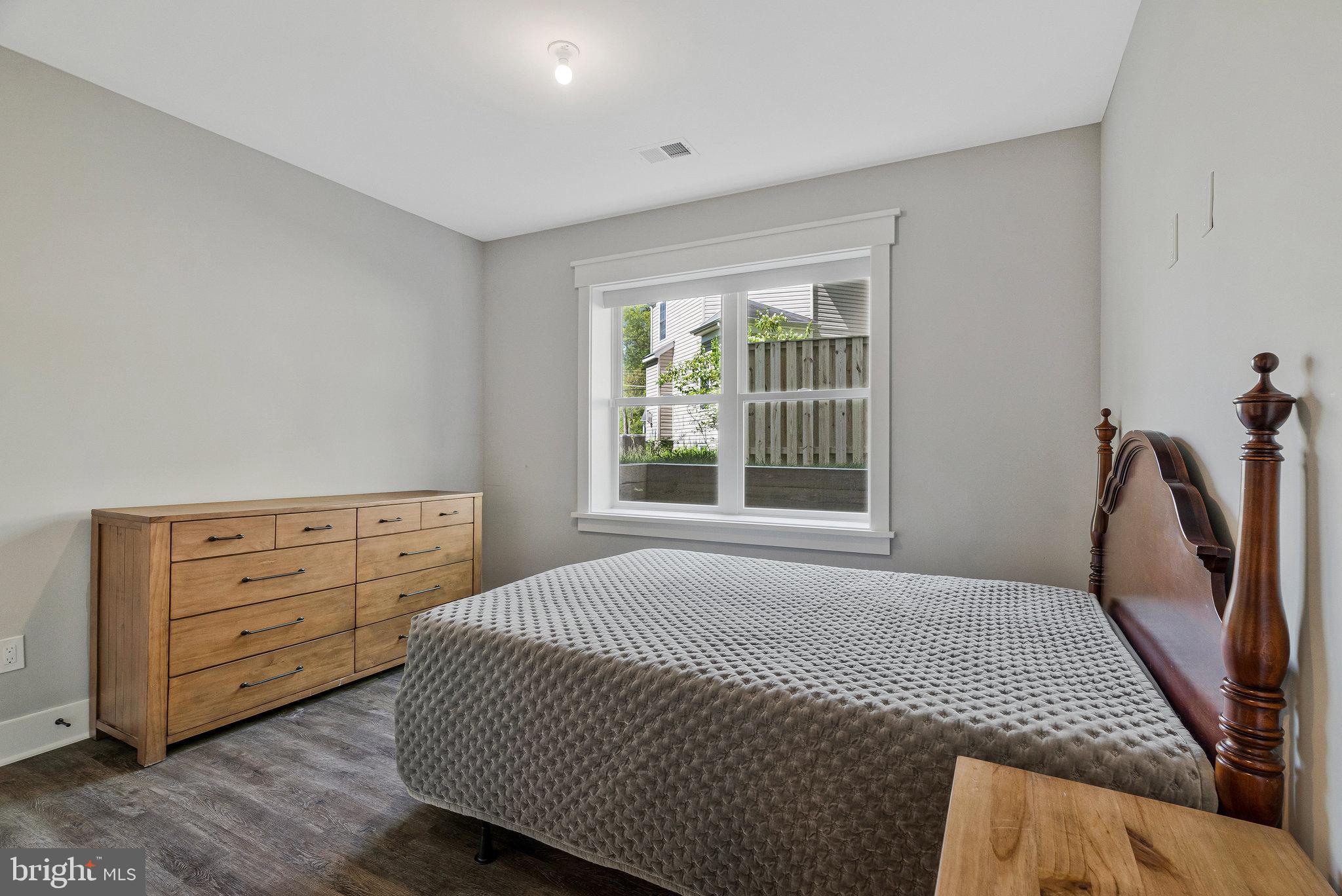 VIENNA WOODS - Residential