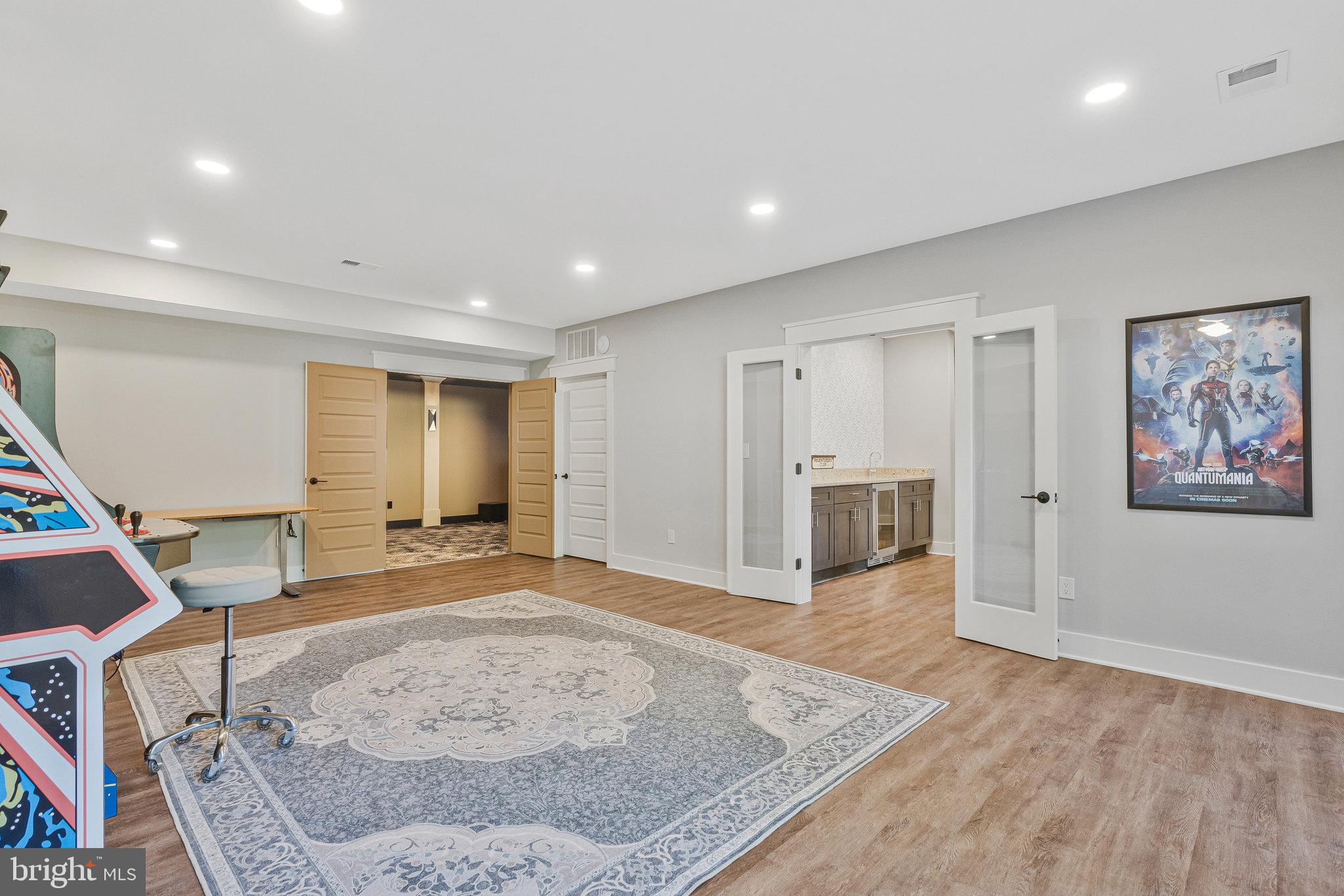 VIENNA WOODS - Residential