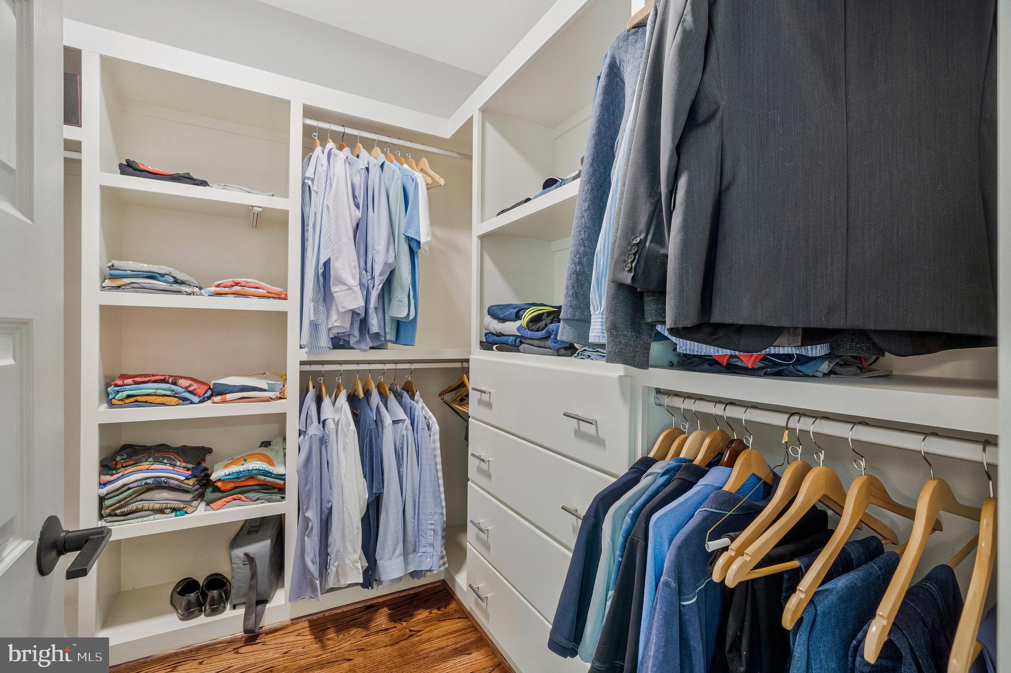 VIENNA WOODS - Residential