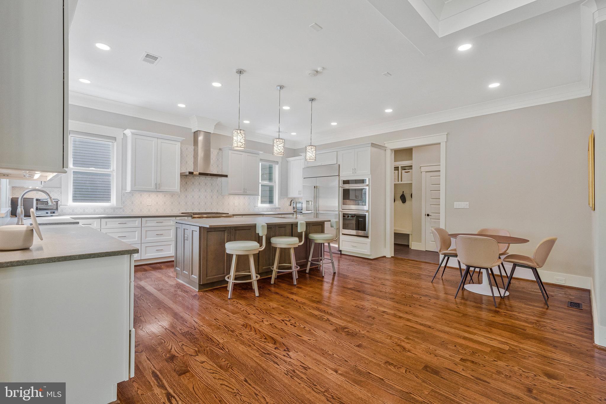 VIENNA WOODS - Residential