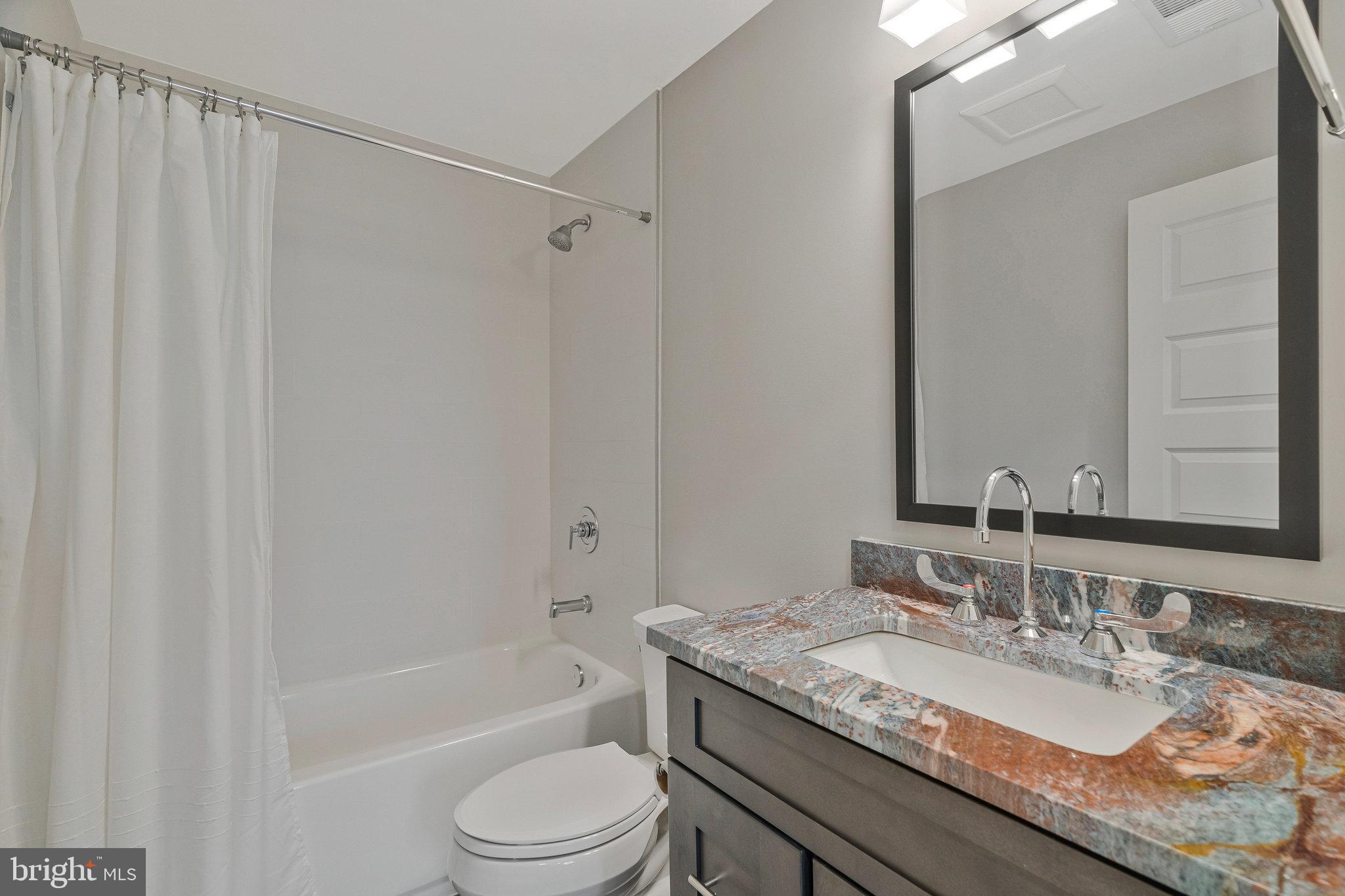 VIENNA WOODS - Residential