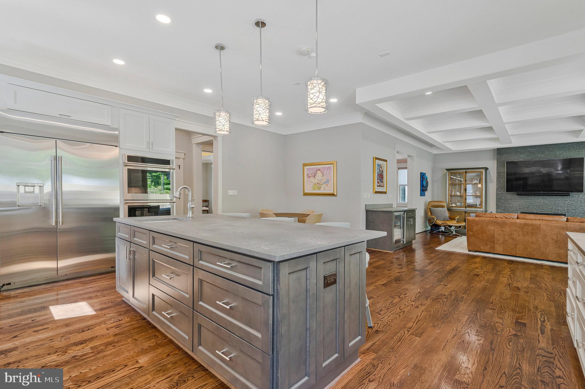 VIENNA WOODS - Residential