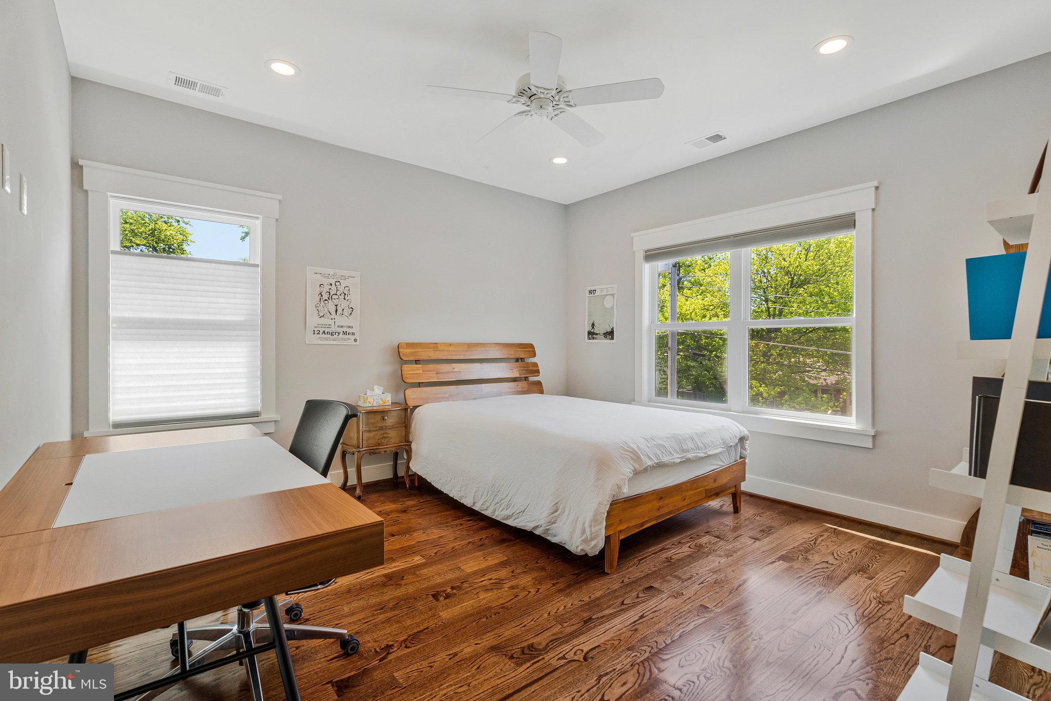 VIENNA WOODS - Residential