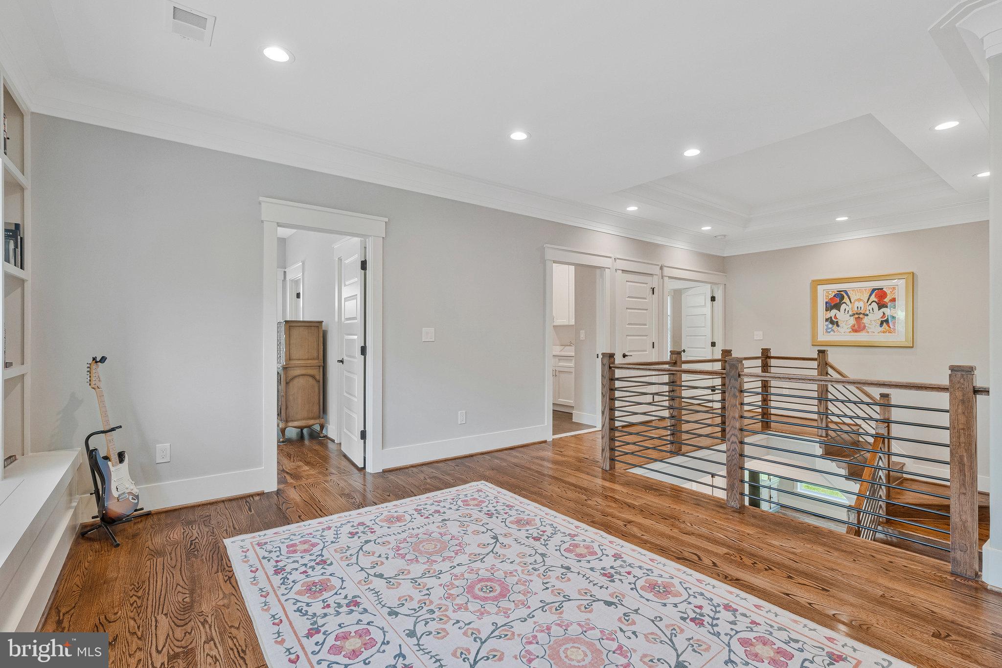 VIENNA WOODS - Residential