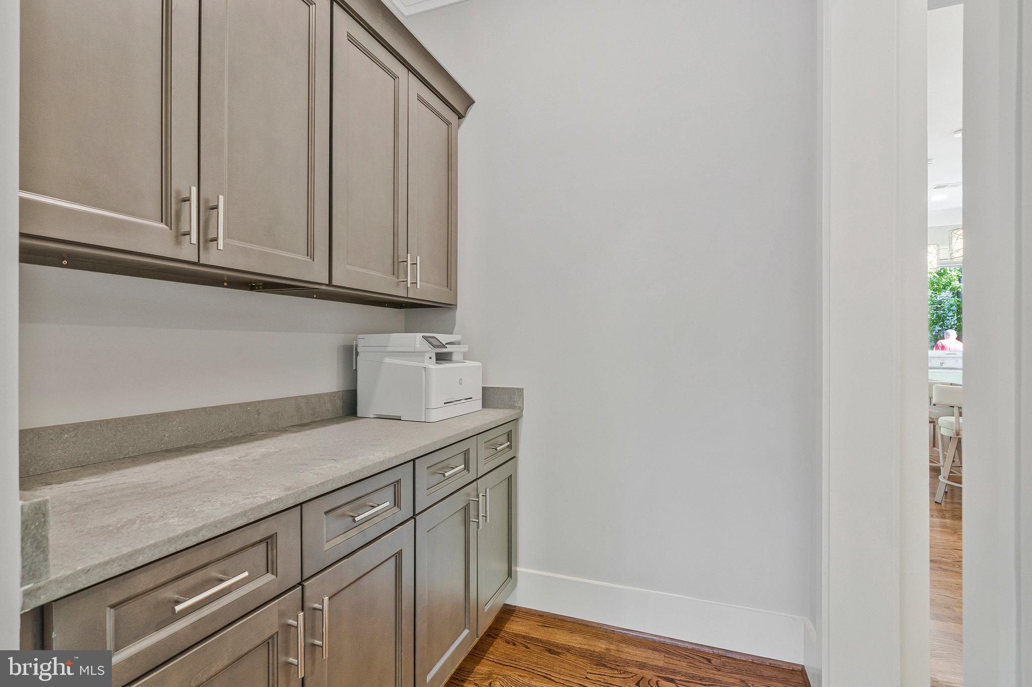 VIENNA WOODS - Residential