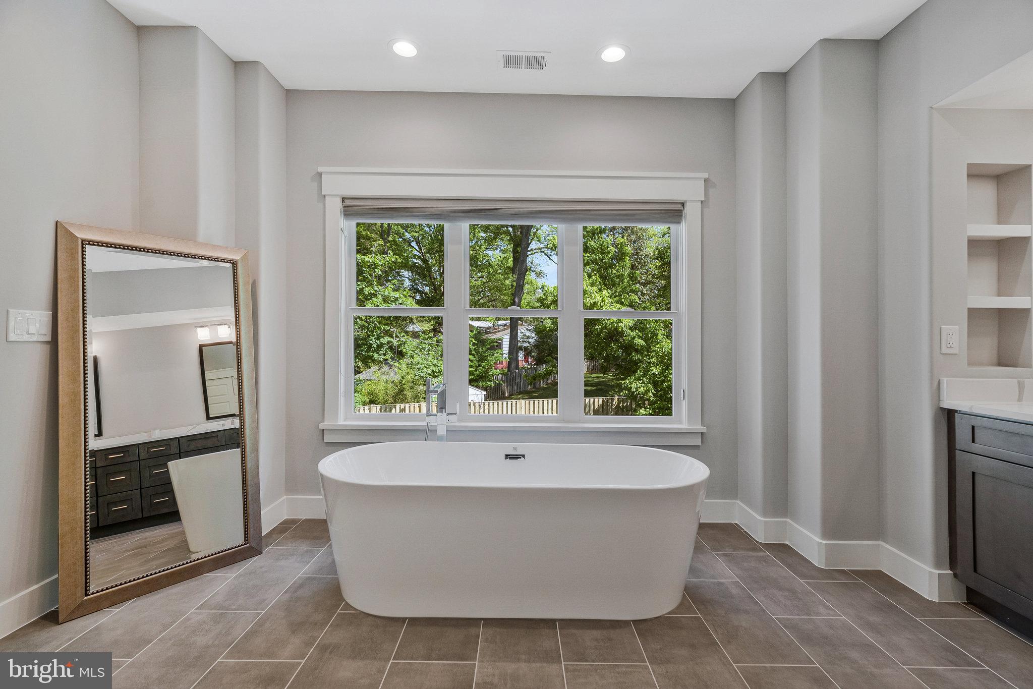 VIENNA WOODS - Residential