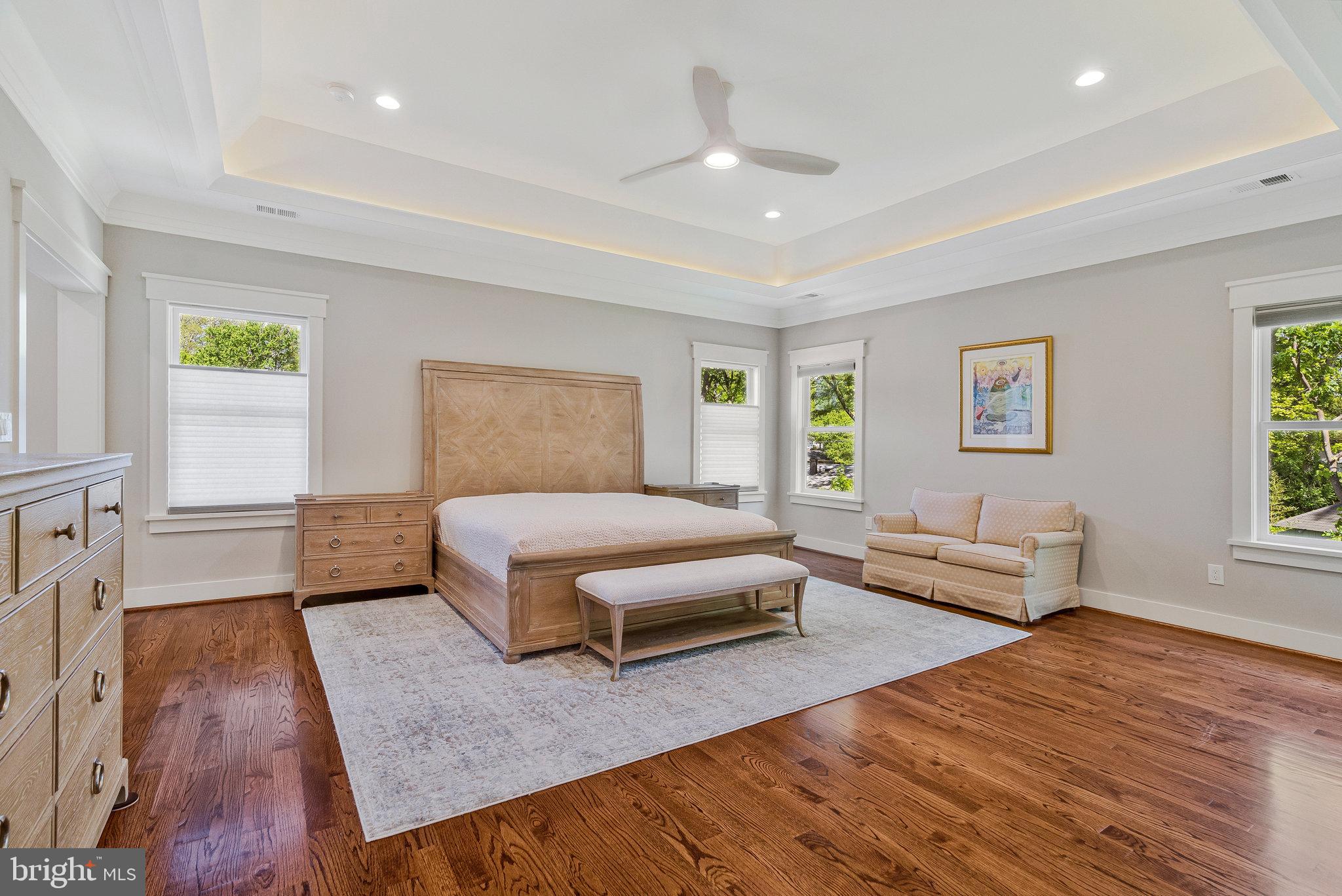 VIENNA WOODS - Residential