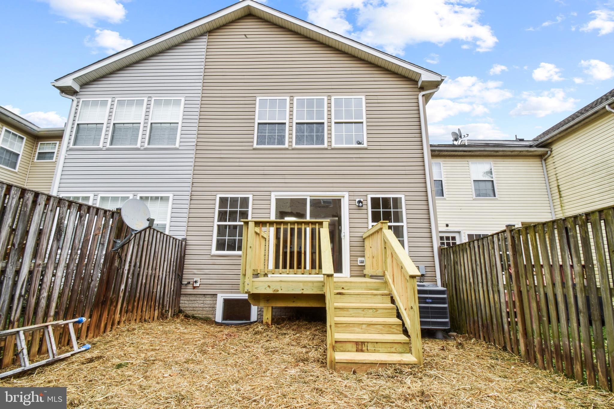 COUNTY GREEN - Residential