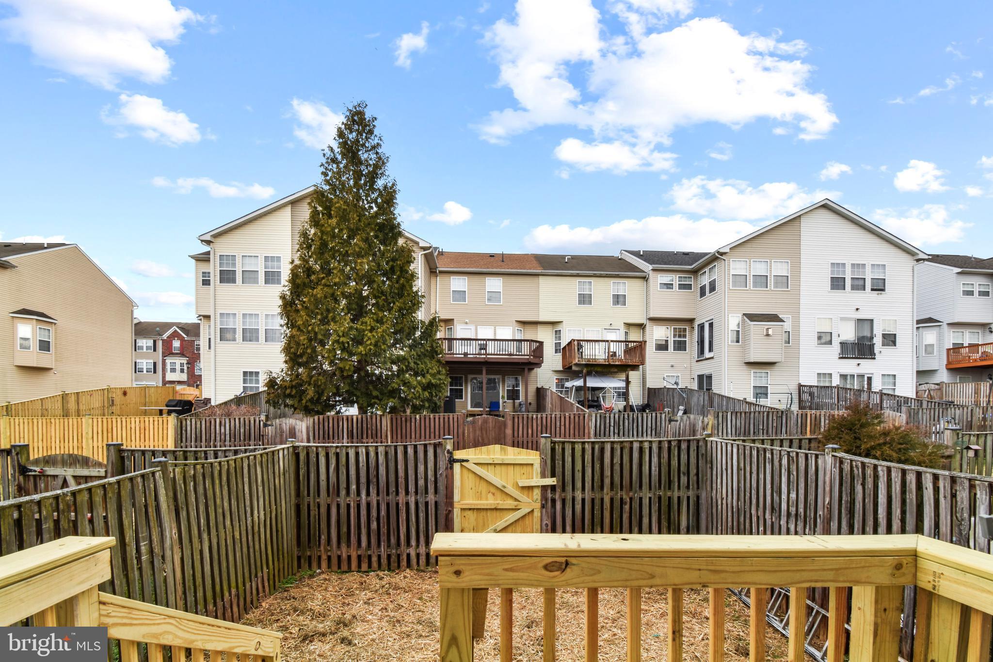 COUNTY GREEN - Residential