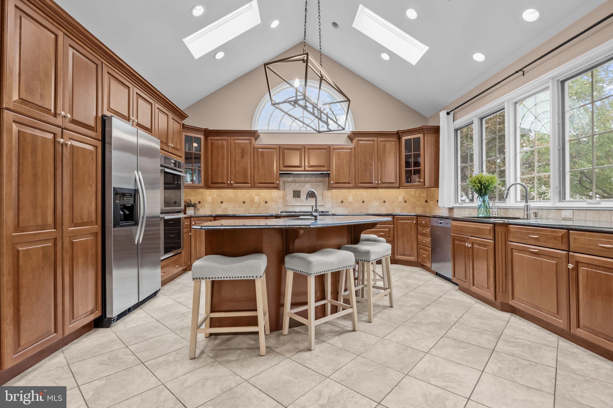 571 HERITAGE OAK DRIVE