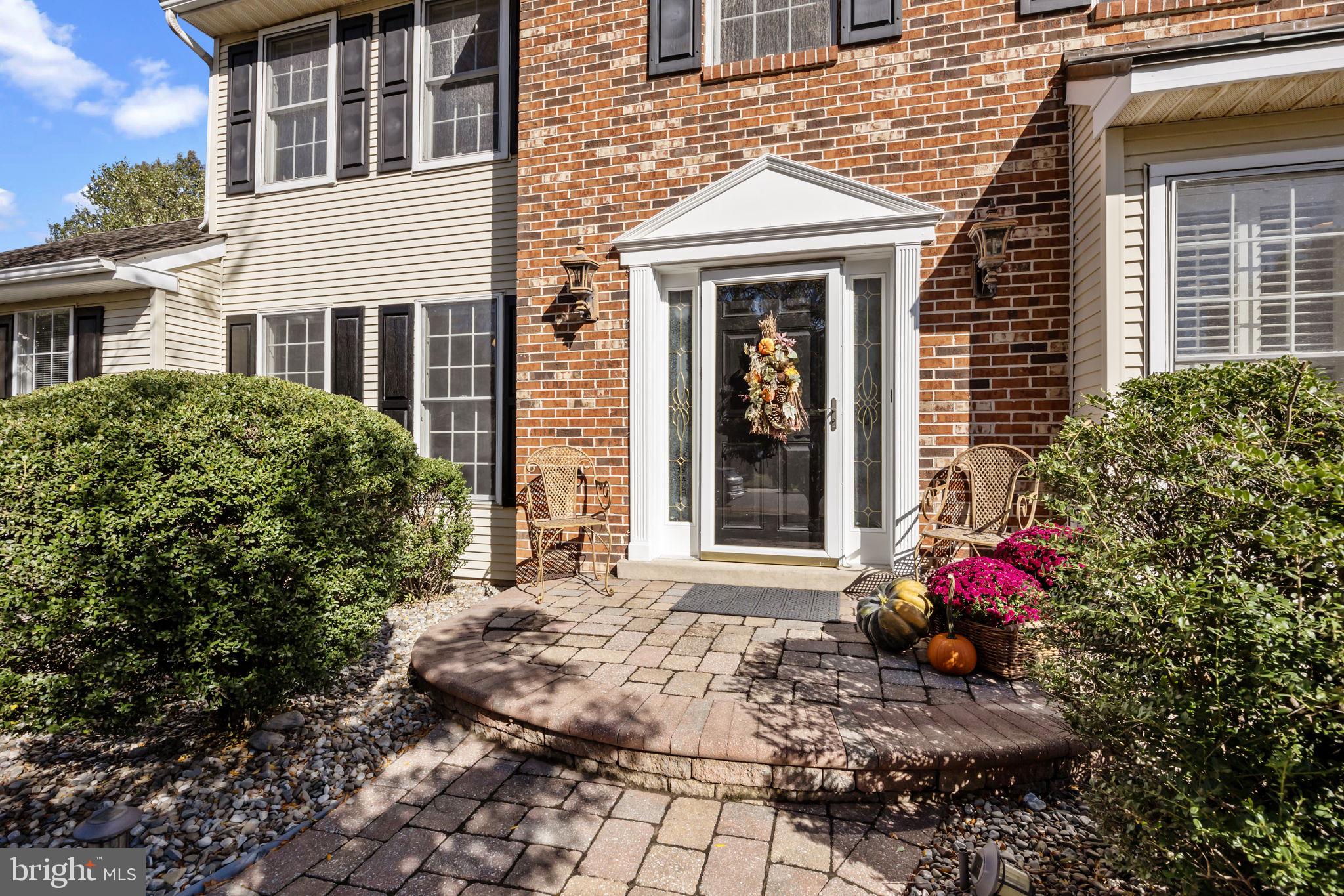 571 HERITAGE OAK DRIVE