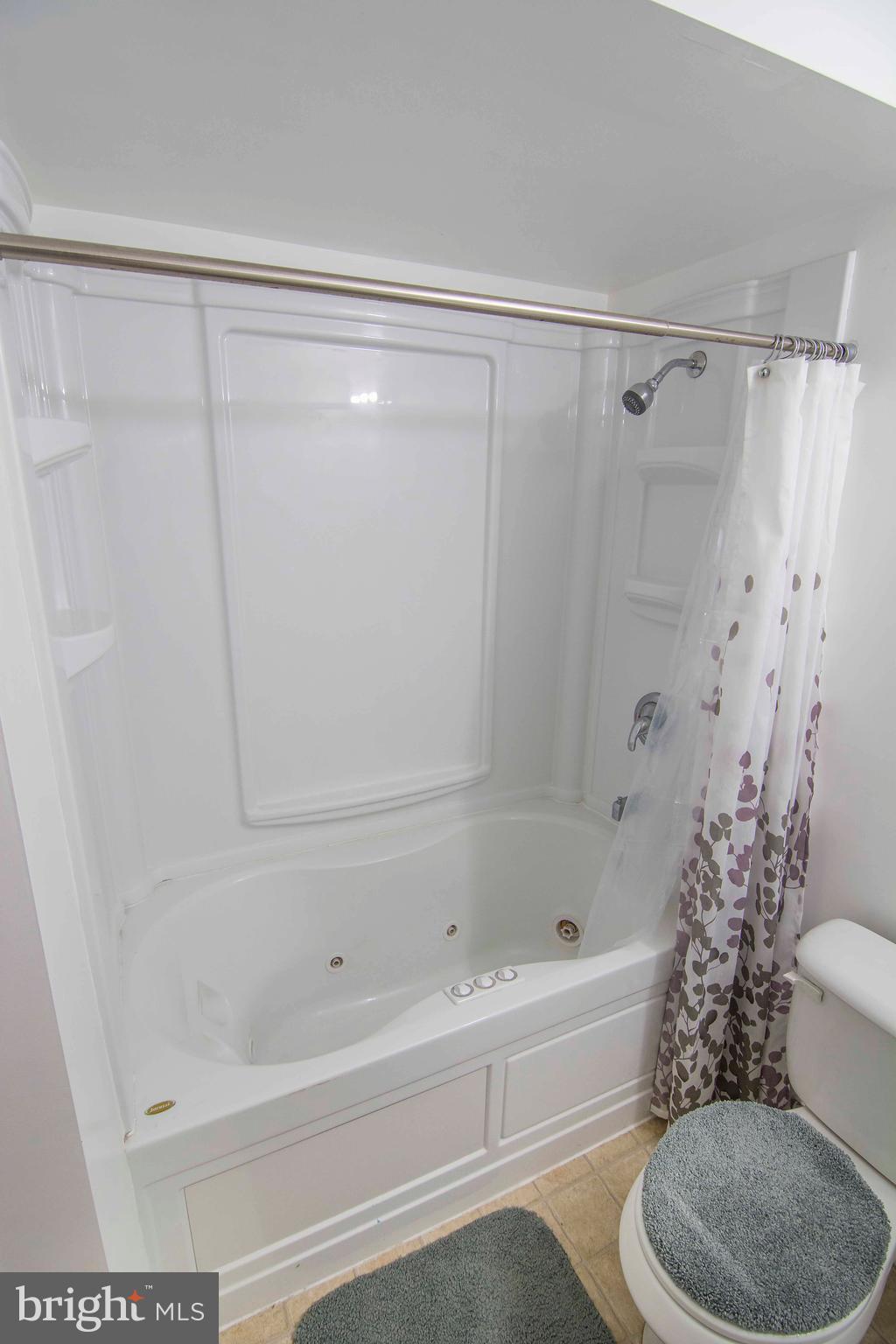 HENSEL STONE WOODS - Residential