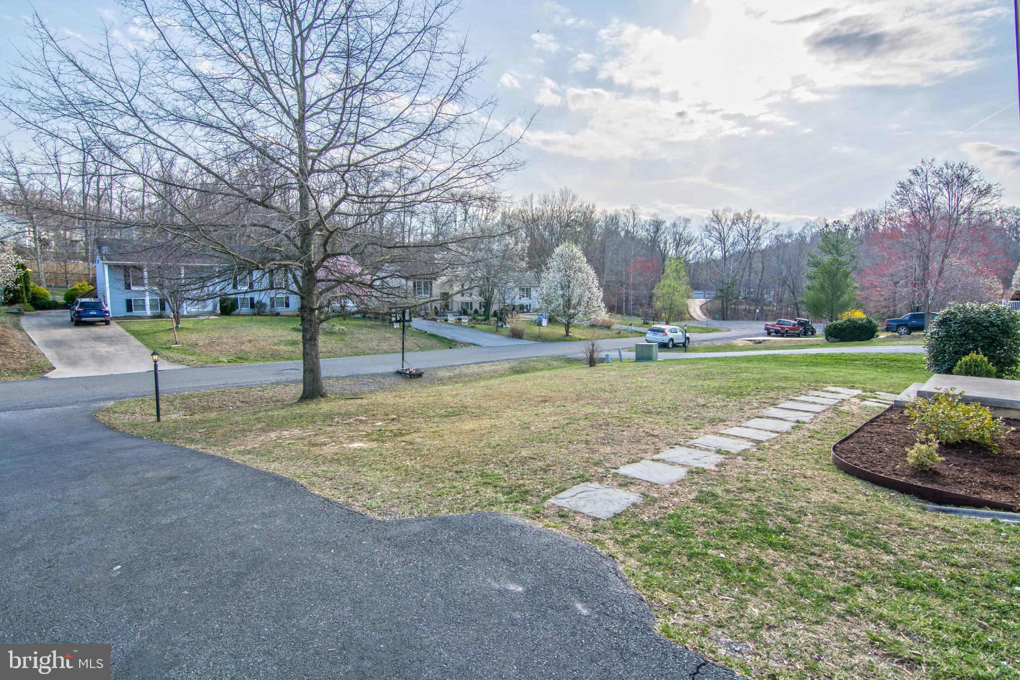 HENSEL STONE WOODS - Residential