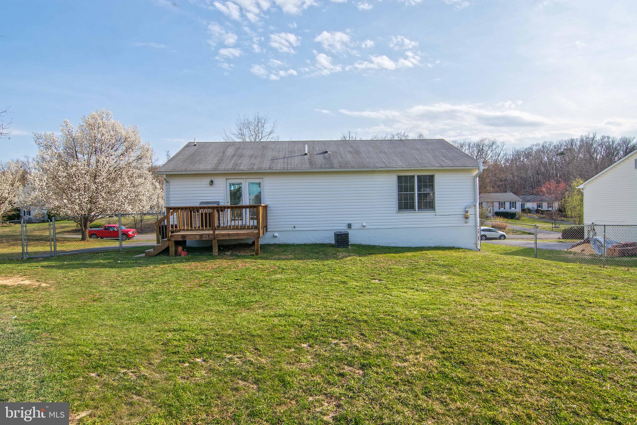 HENSEL STONE WOODS - Residential