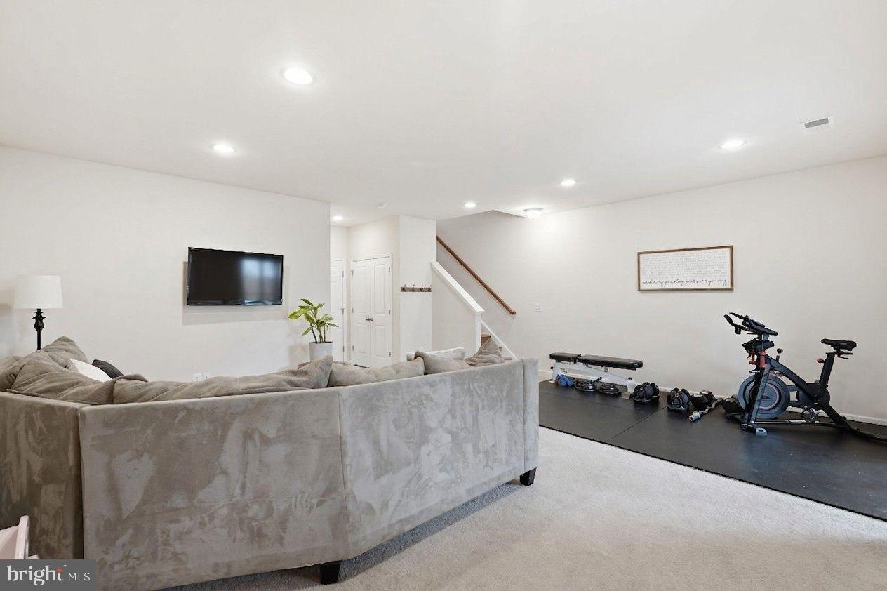 MAYFAIR - Residential