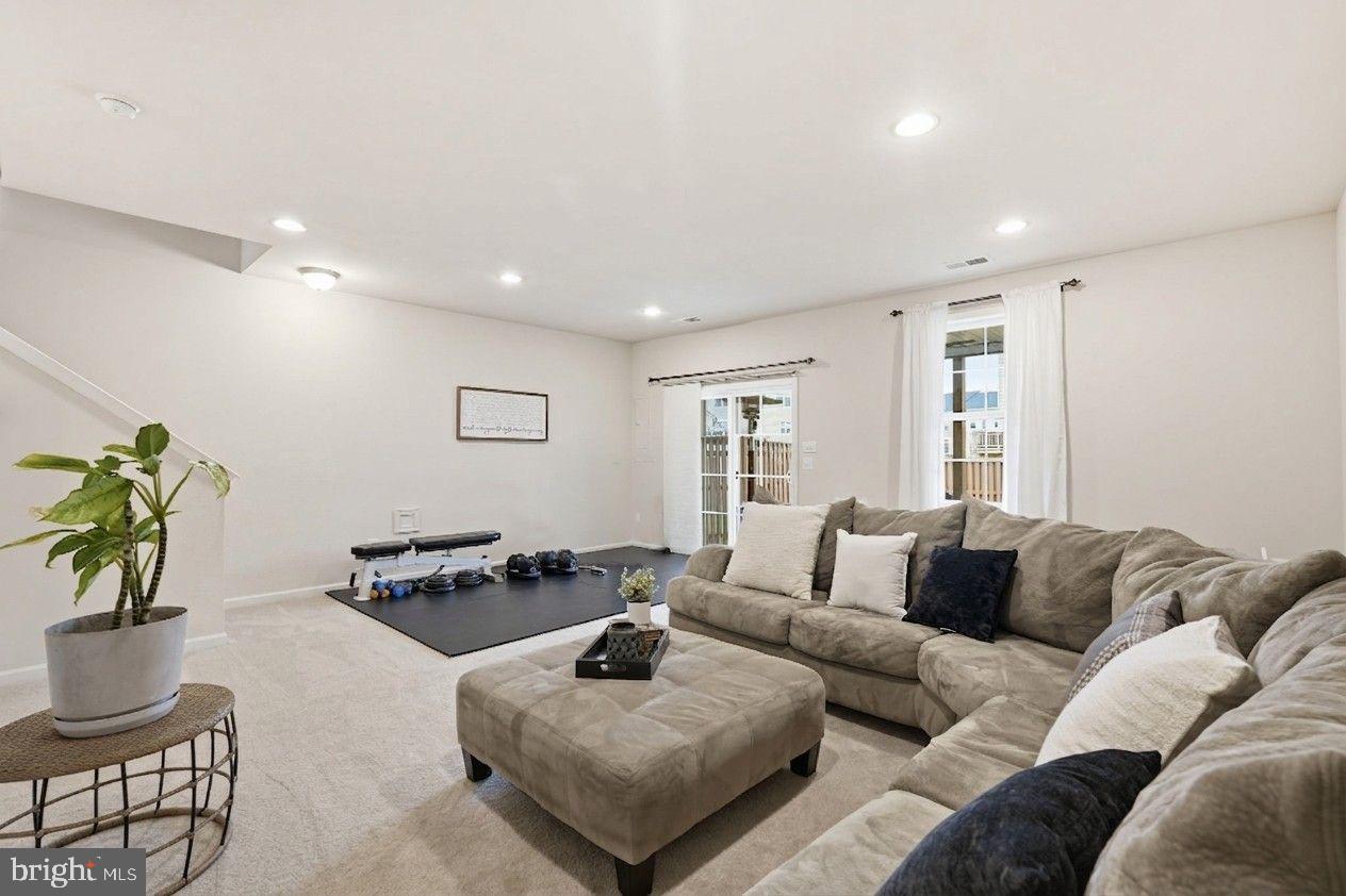 MAYFAIR - Residential