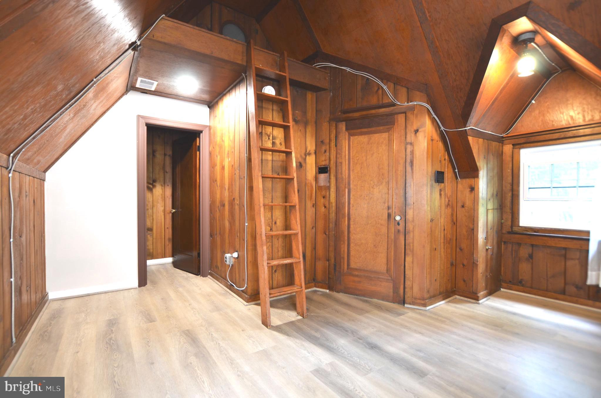 COLLEGE HEIGHTS - Residential Lease